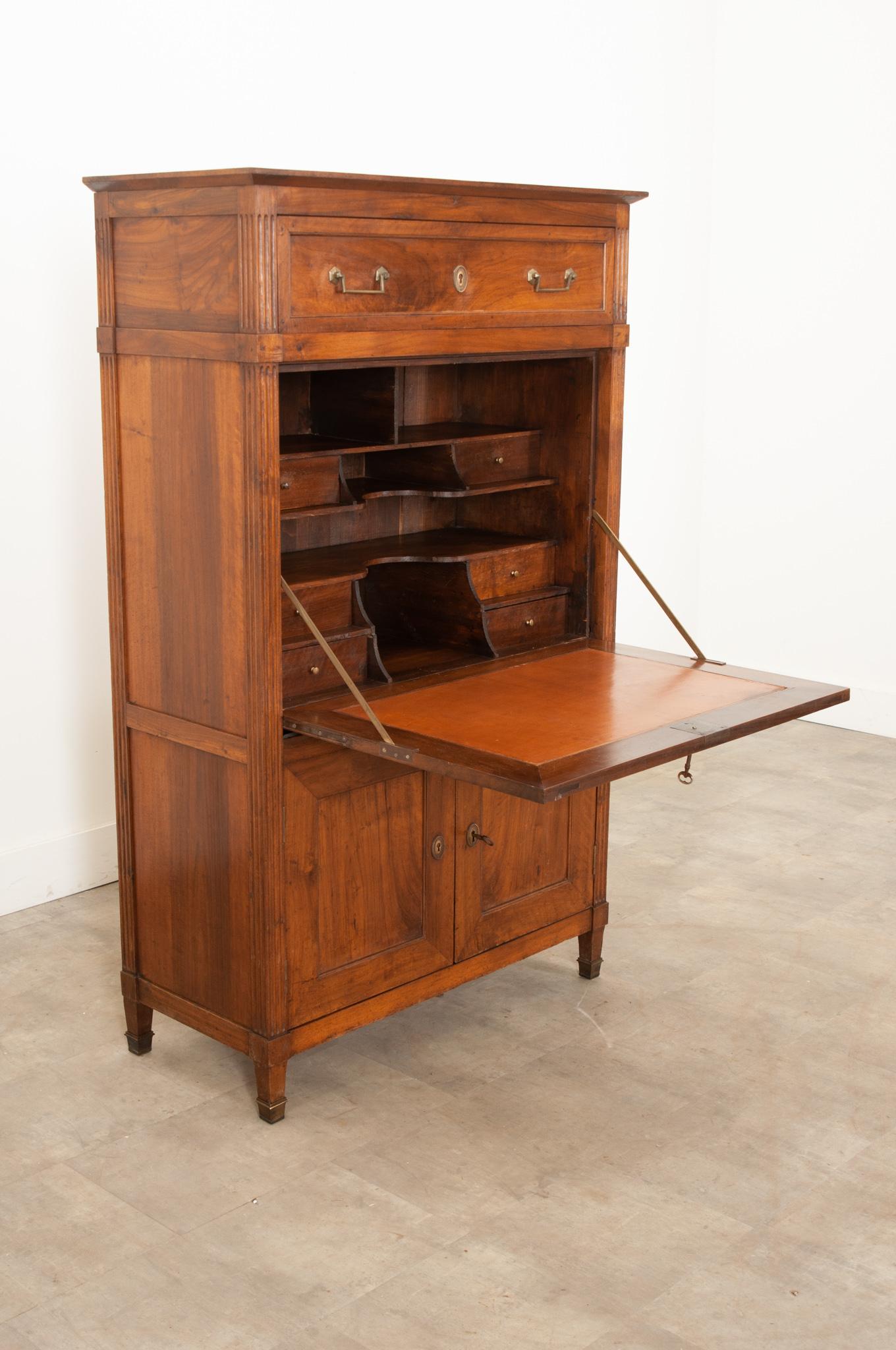 French 19th Century Walnut Secretaire a Abattant 3