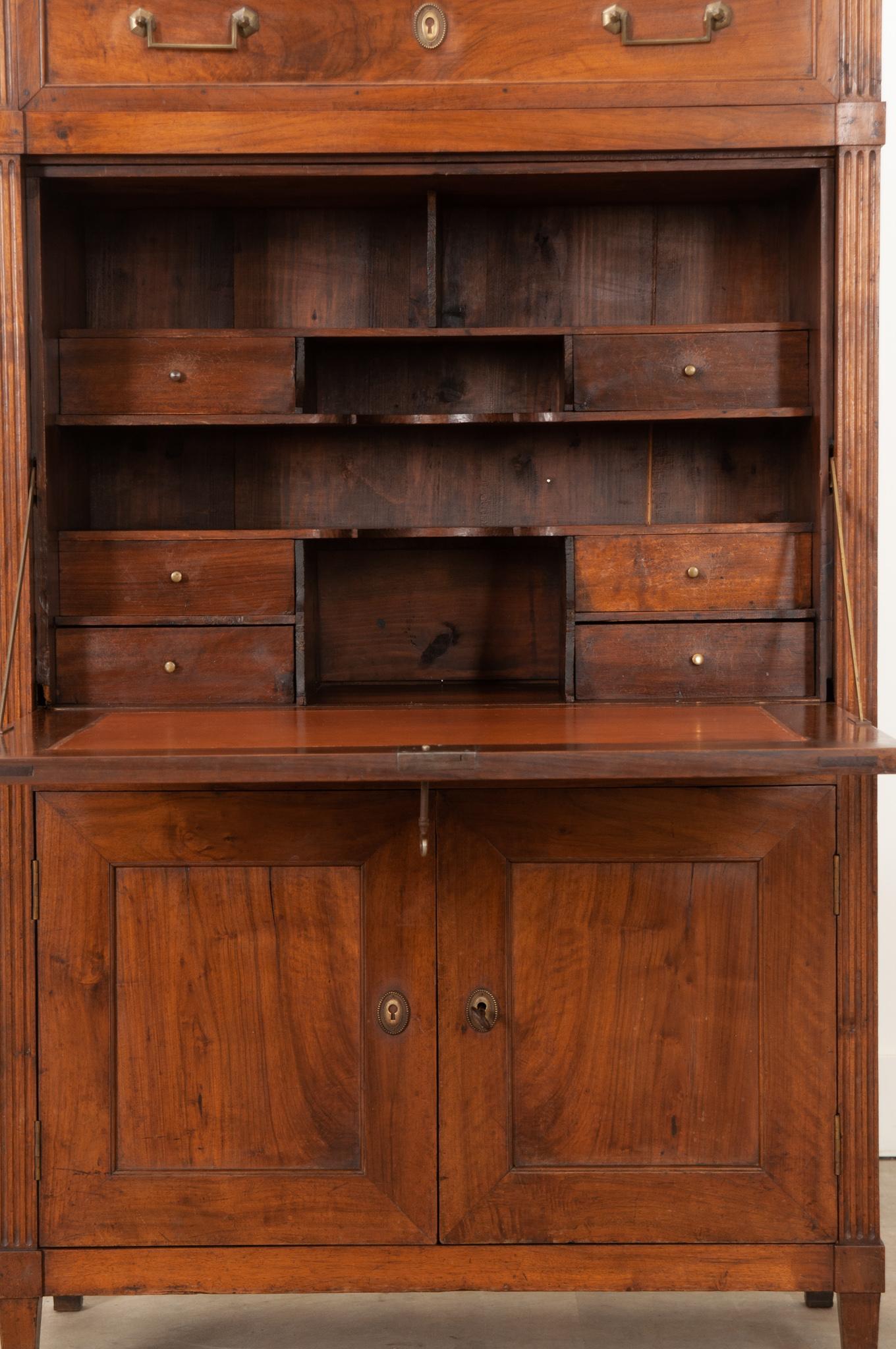 French 19th Century Walnut Secretaire a Abattant 6