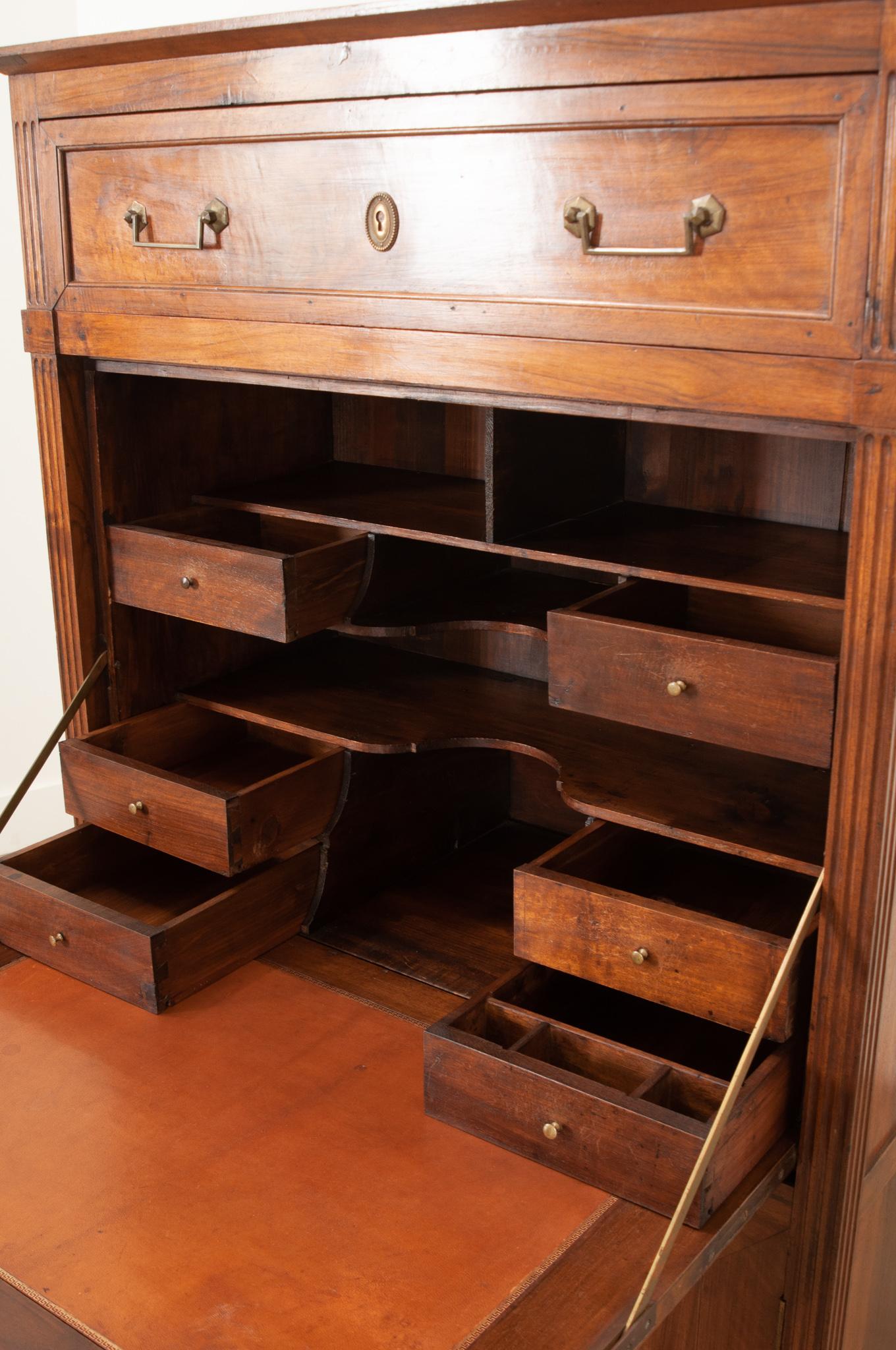 French 19th Century Walnut Secretaire a Abattant In Good Condition In Baton Rouge, LA