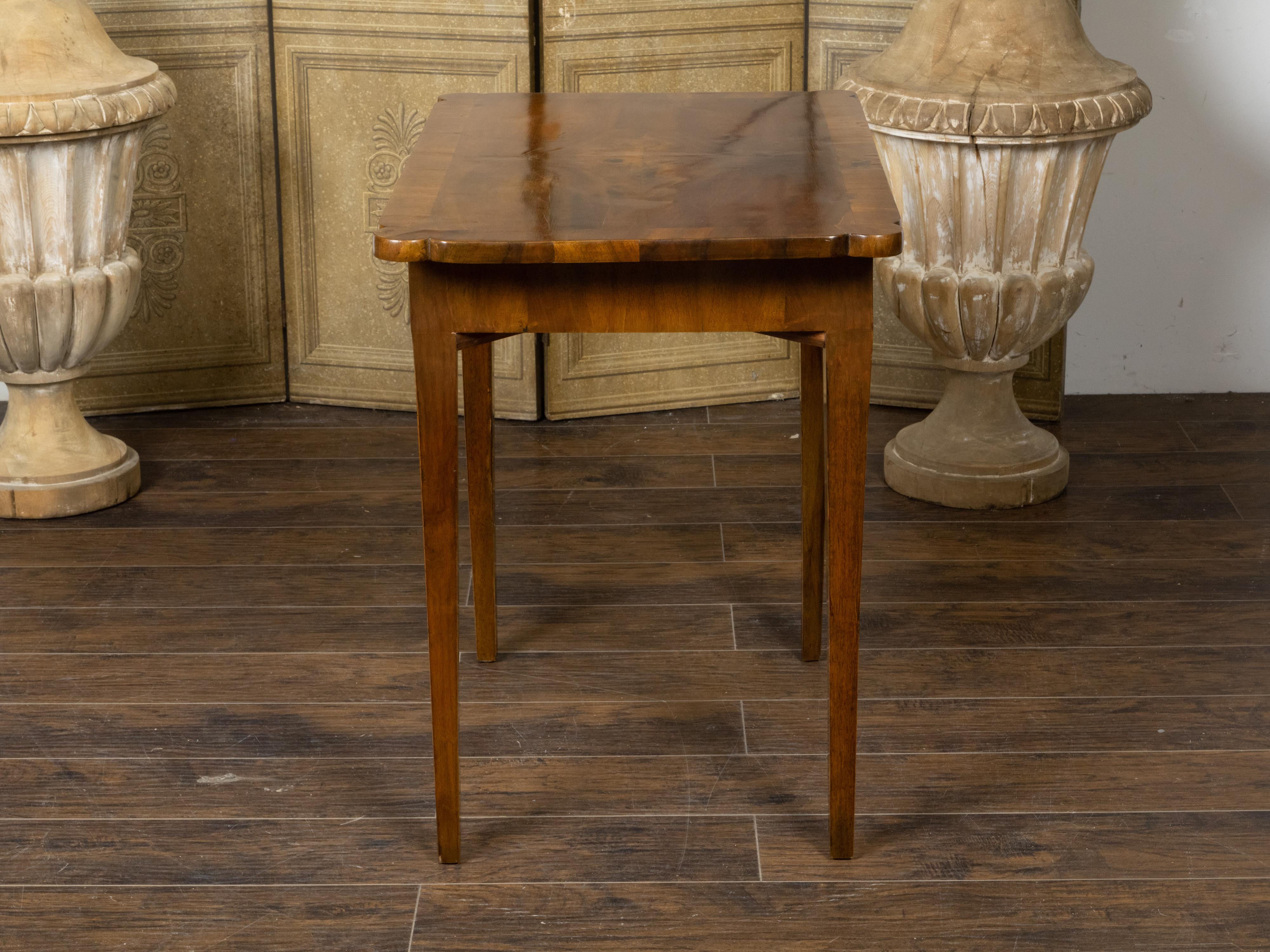 French 19th Century Walnut Side Table with Quarter Veneer and Single Drawer For Sale 1