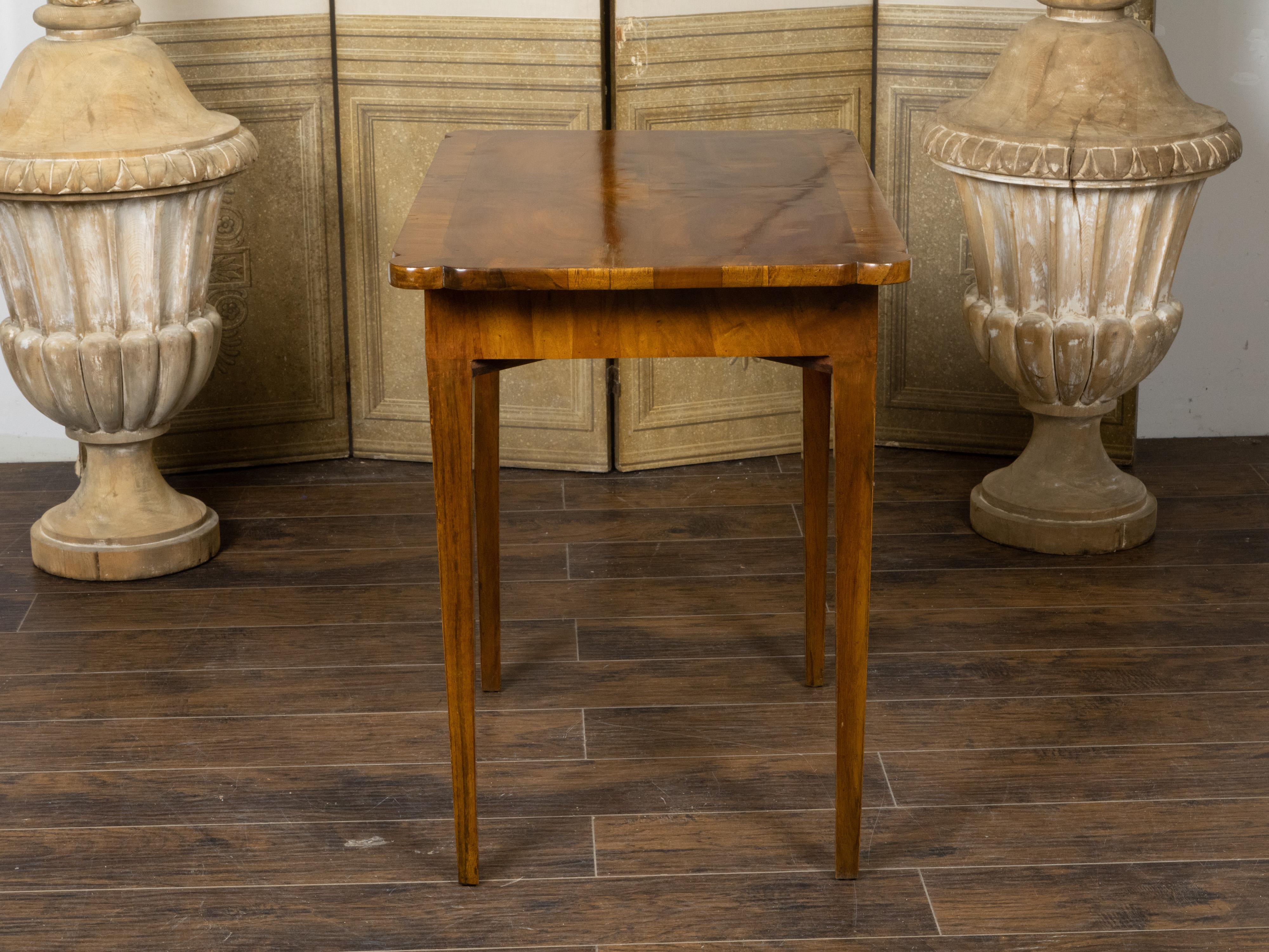 French 19th Century Walnut Side Table with Quarter Veneer and Single Drawer For Sale 3