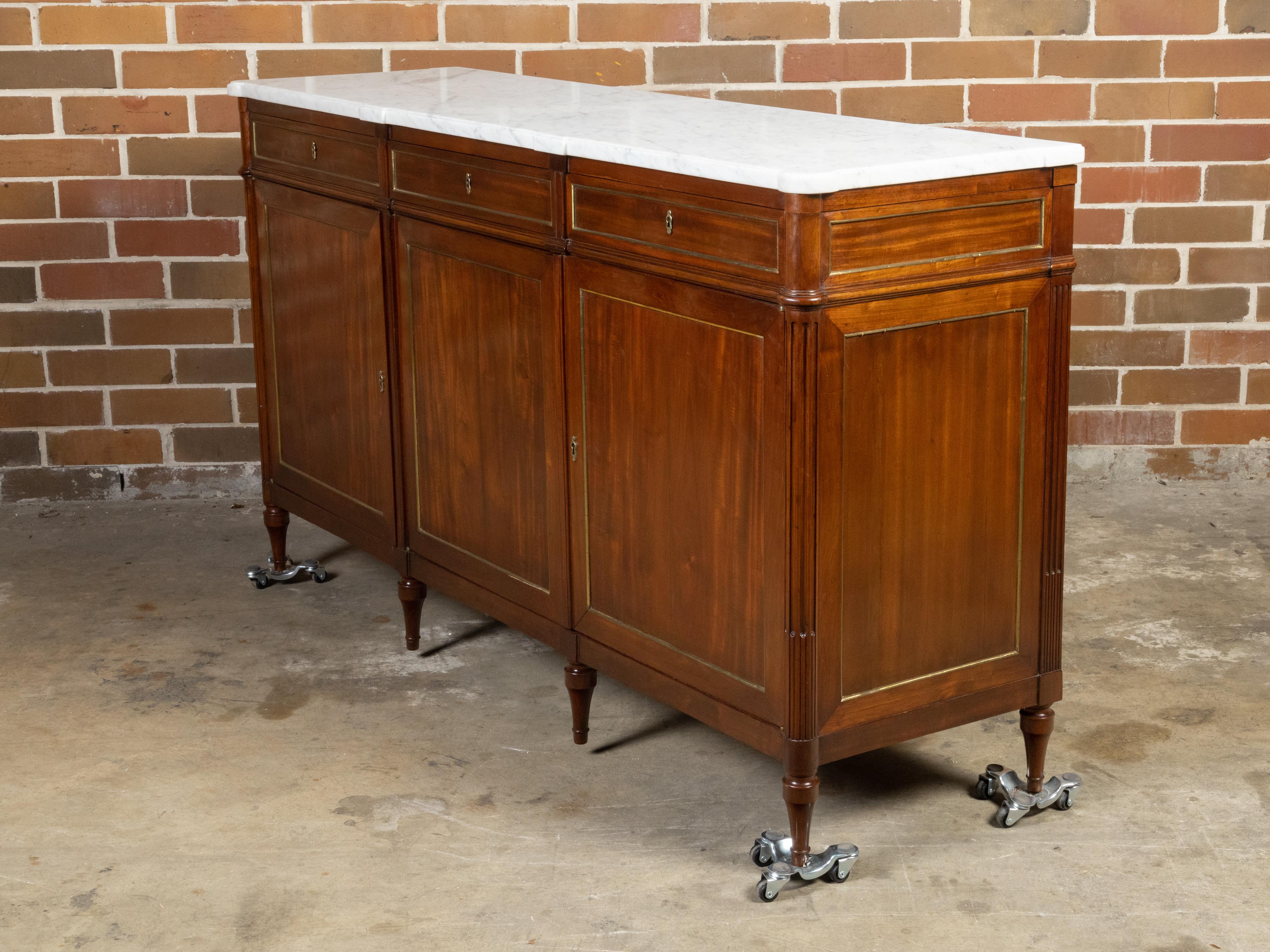 French 19th Century Walnut Sideboard with White Marble Top and Brass Accents For Sale 4