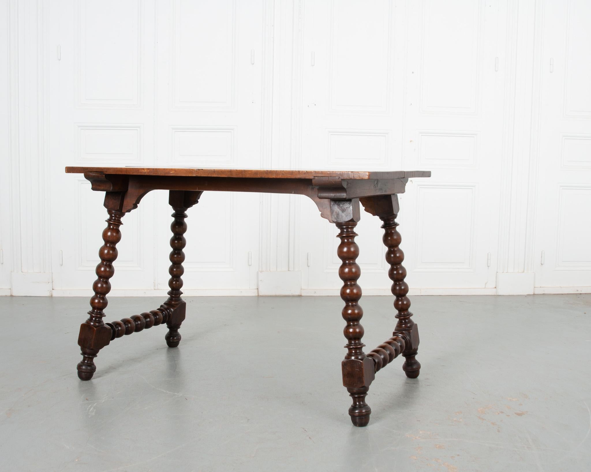French 19th Century Walnut Table In Good Condition In Baton Rouge, LA