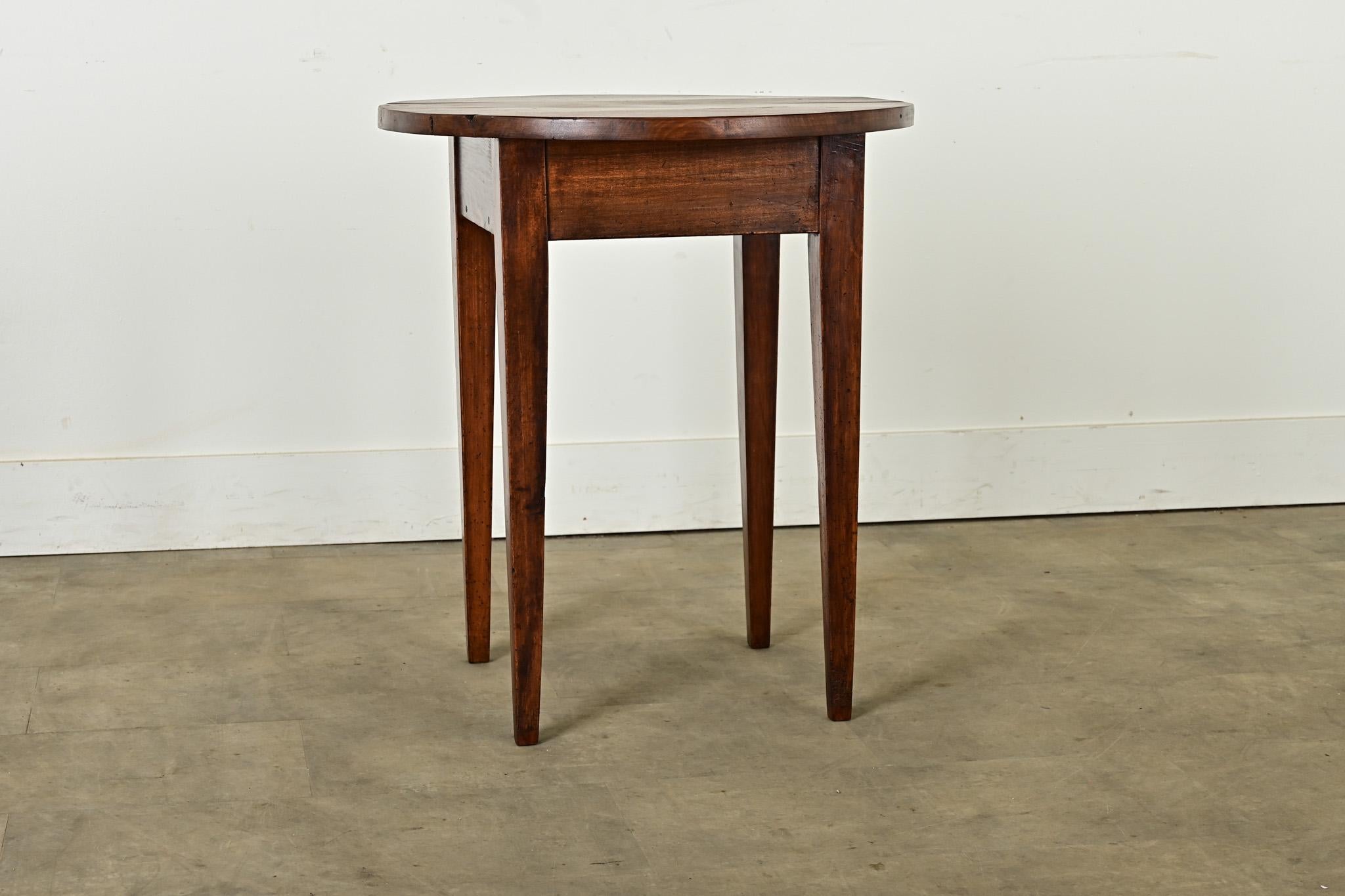 Noyer Table en noyer française du 19ème siècle en vente