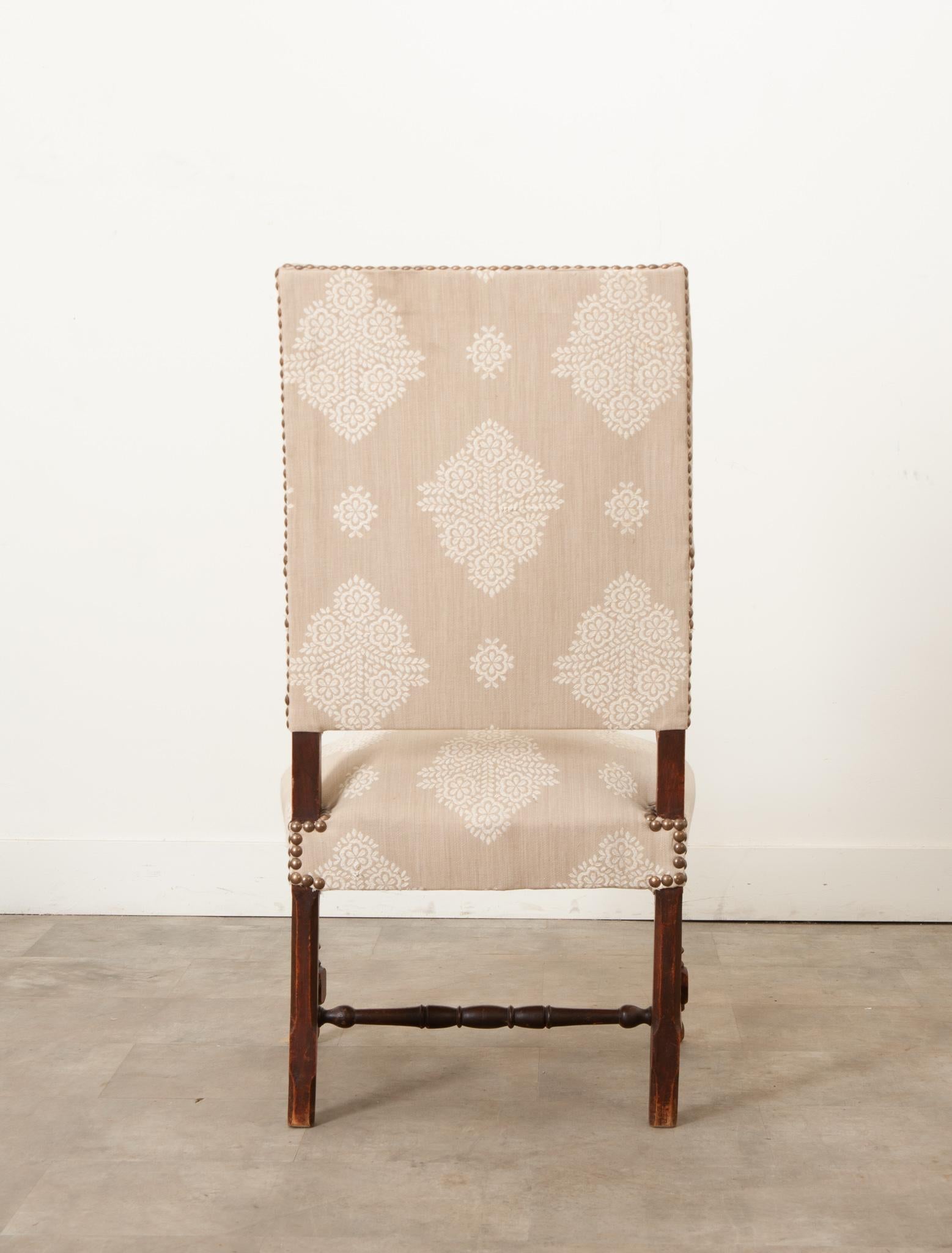 Fauteuil francese del XIX secolo in legno di noce e imbottito in vendita 2