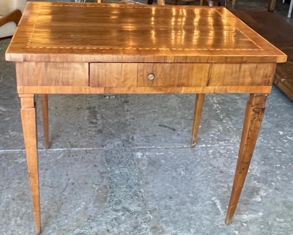 French 19th Century Walnut Veneer End Table or Desk With Rosewood Inlay  For Sale 9