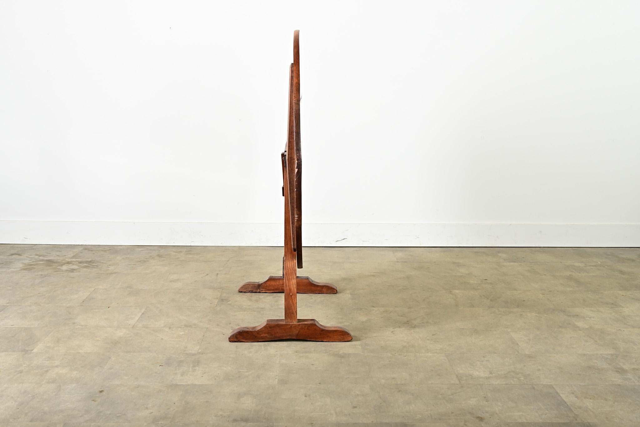 Table à dégustation en noyer du 19e siècle en vente 7