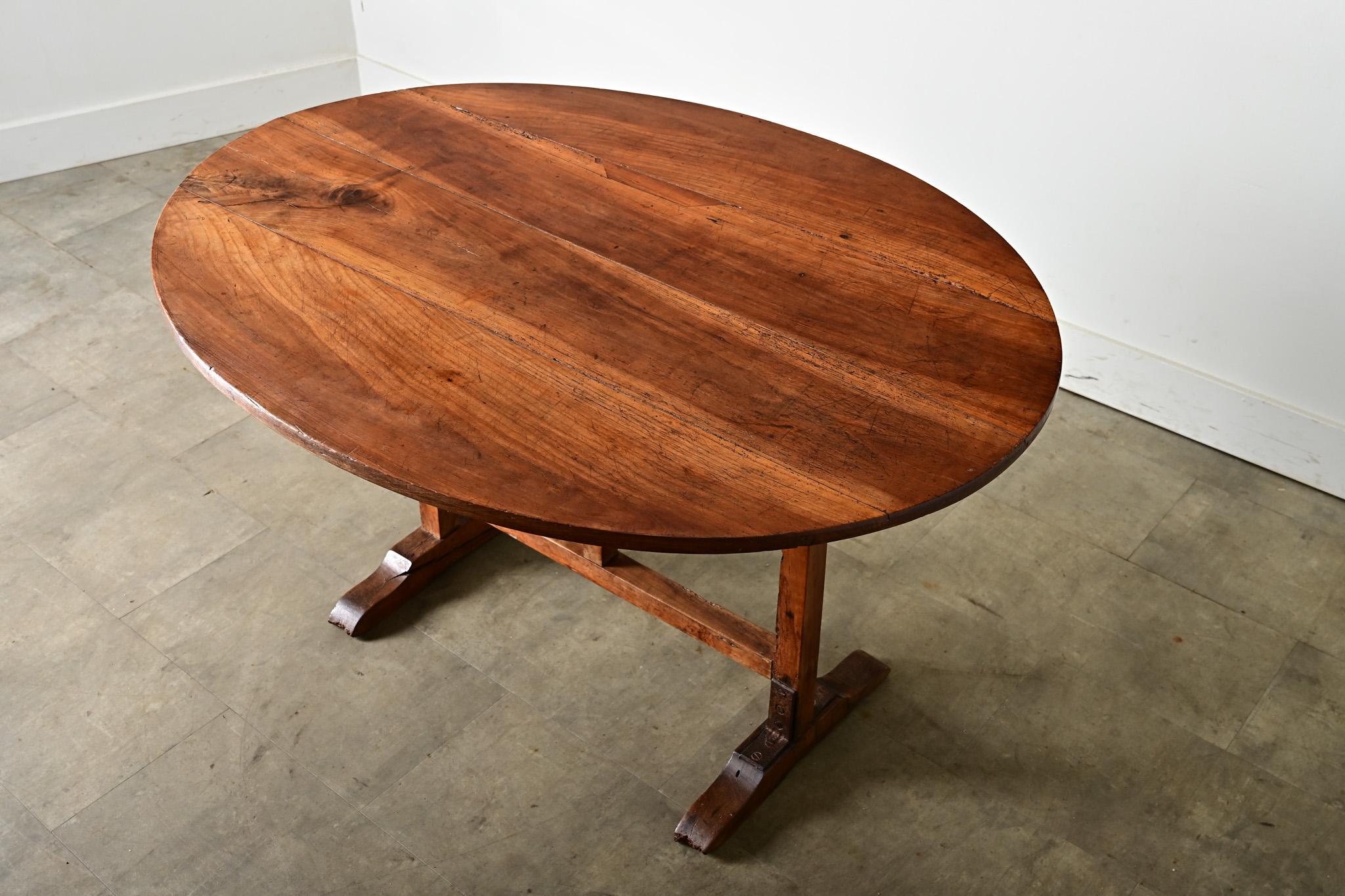 Table à dégustation en noyer du 19e siècle Bon état - En vente à Baton Rouge, LA