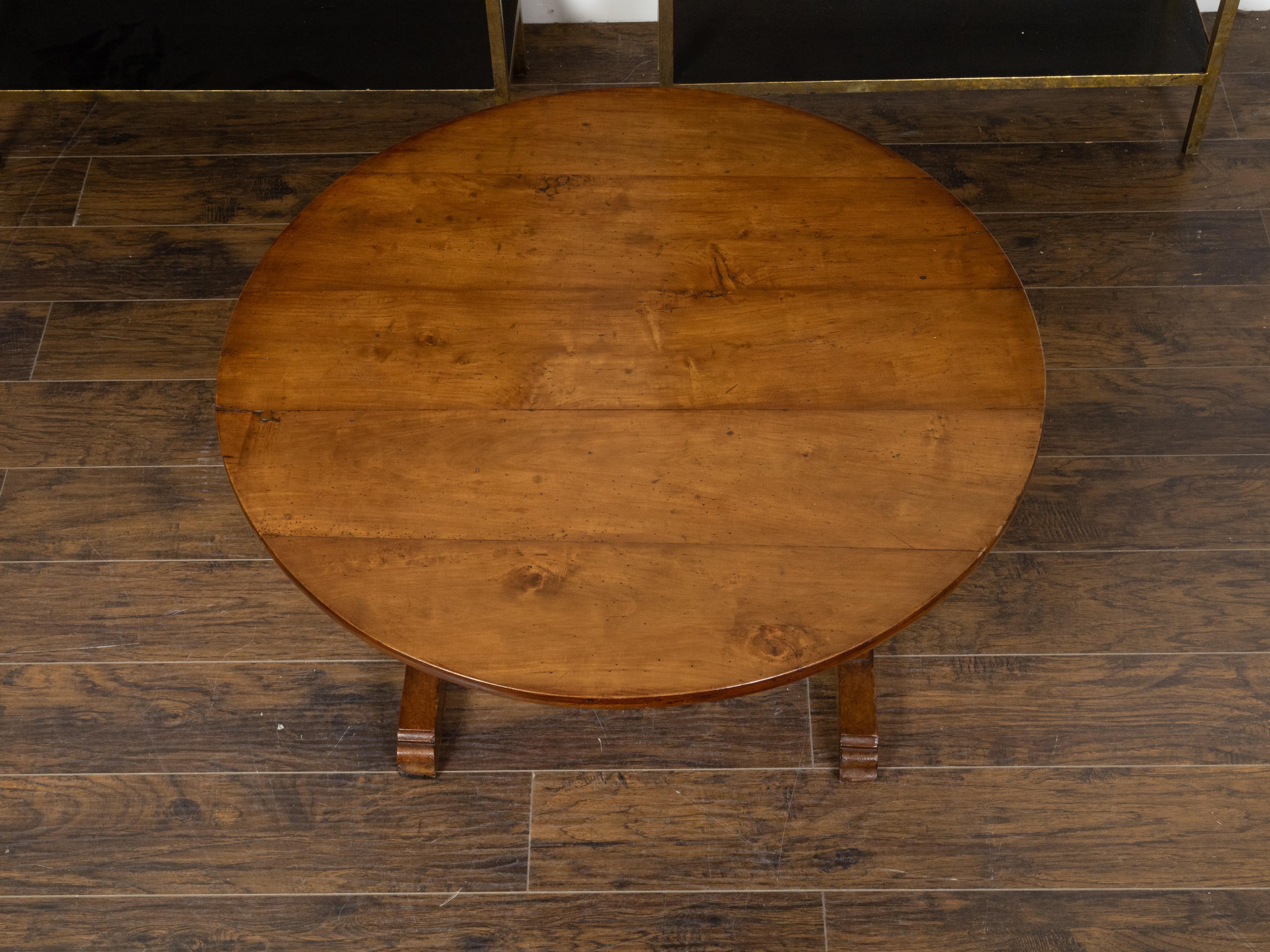 French 19th Century Walnut Wine Tasting Tilt-Top Table with Circular Top 2