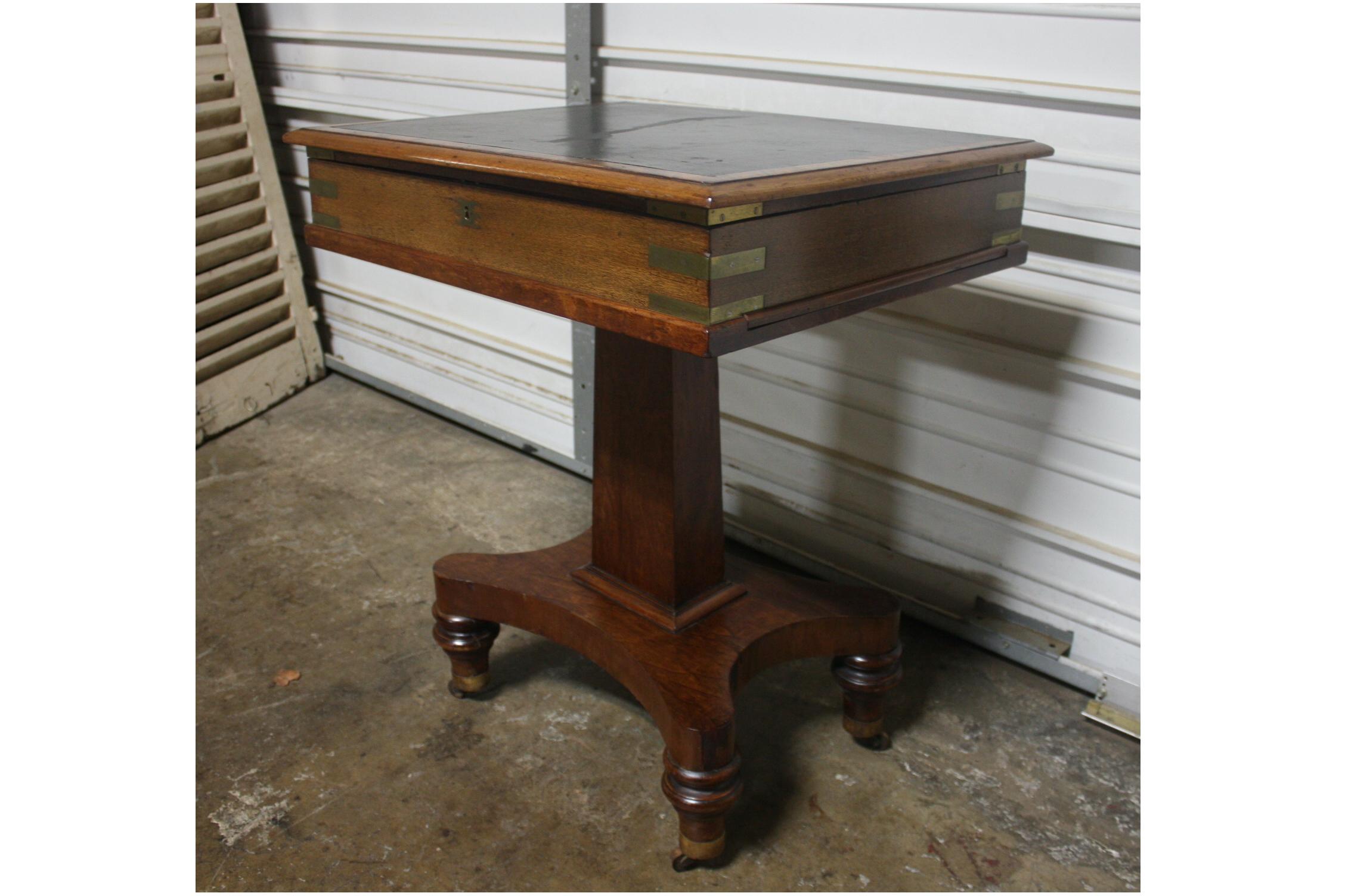 French 19th Century Watercolorist Table For Sale 8