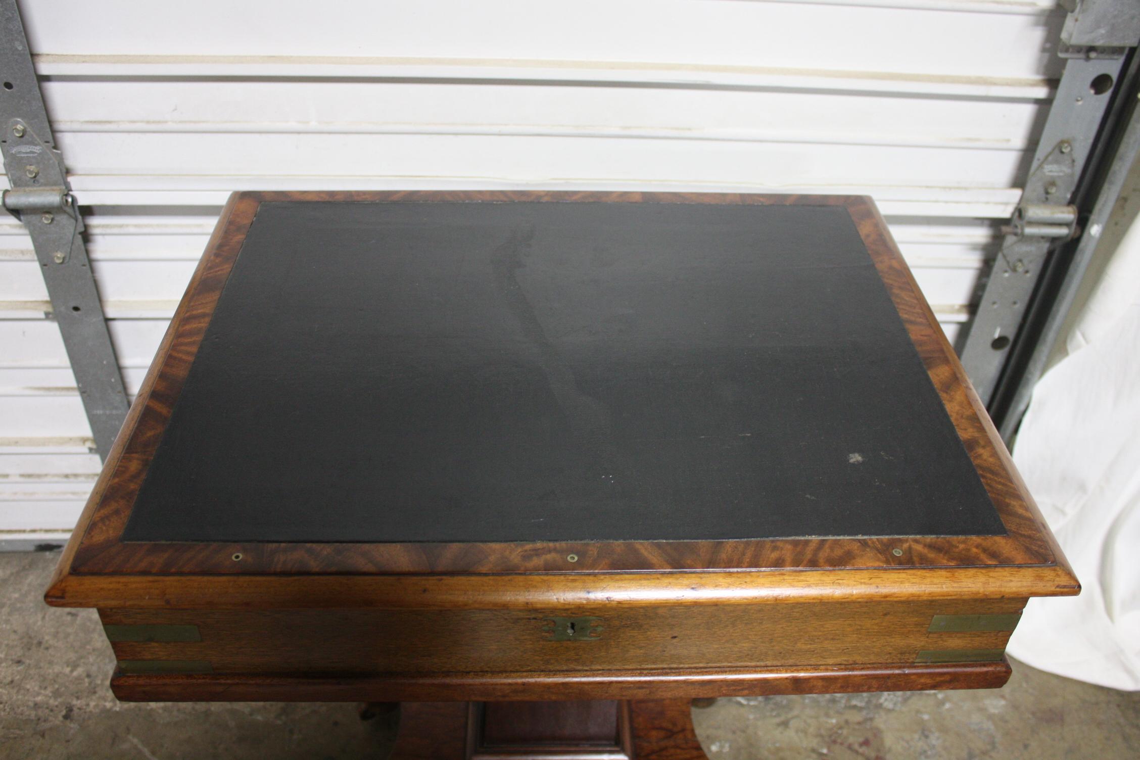 French 19th Century Watercolorist Table For Sale 3