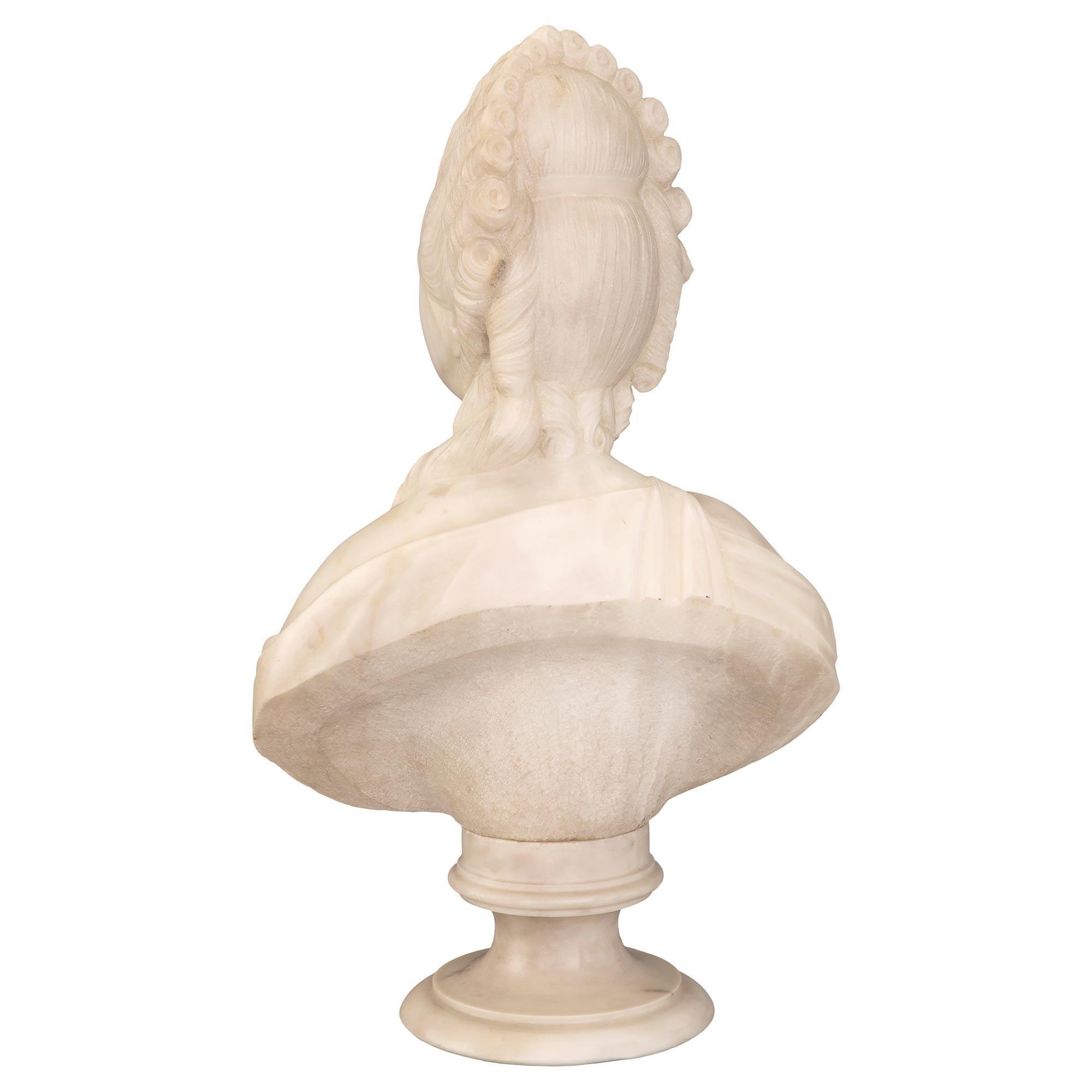 French 19th Century White Carrara Marble Bust of Marie Antoinette In Good Condition For Sale In West Palm Beach, FL