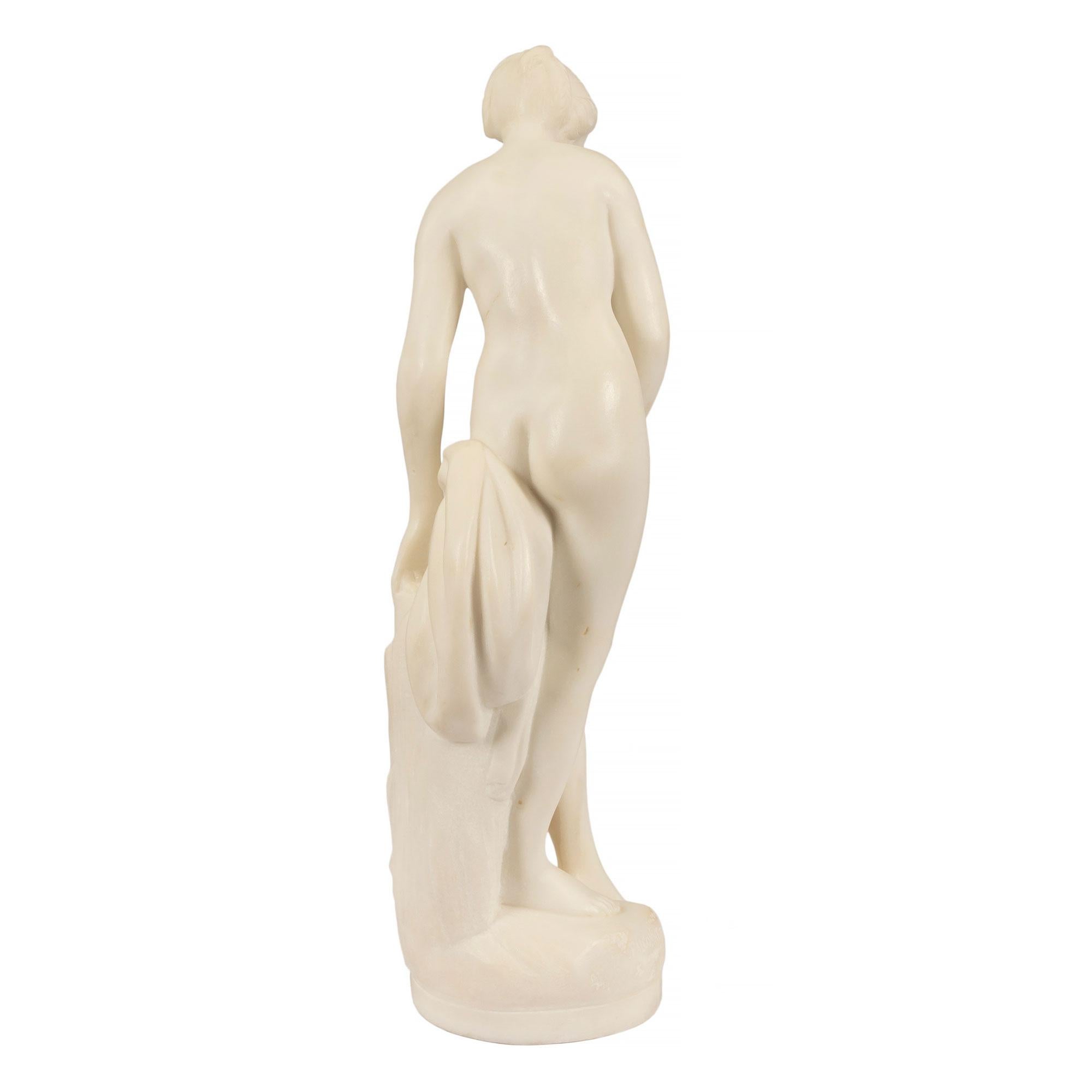 French 19th Century White Carrara Marble Statue of 'La Baigneuse' For Sale 1