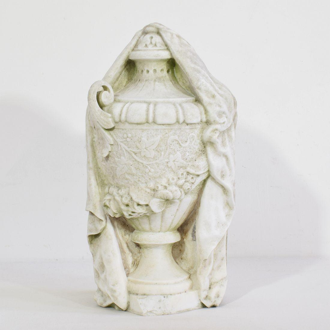 Rare and very well detailed white marble vase / garden ornament. Beautiful decorative centrepiece.
France, circa 1800-1850.
Beautiful weathered.










 