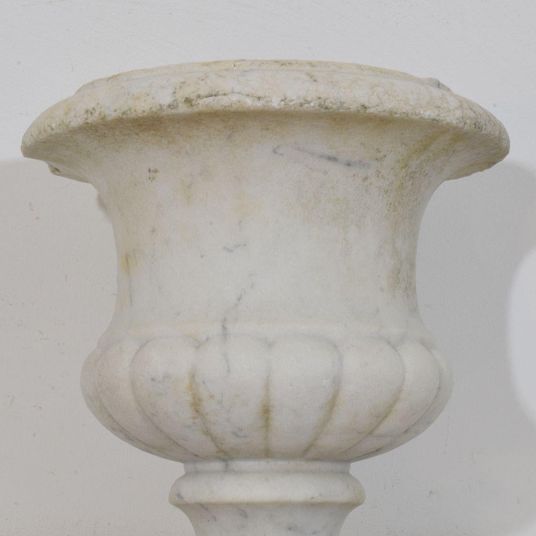 Französische Medici-Gartenvase / Urne aus weißem Marmor des 19. im Angebot 5