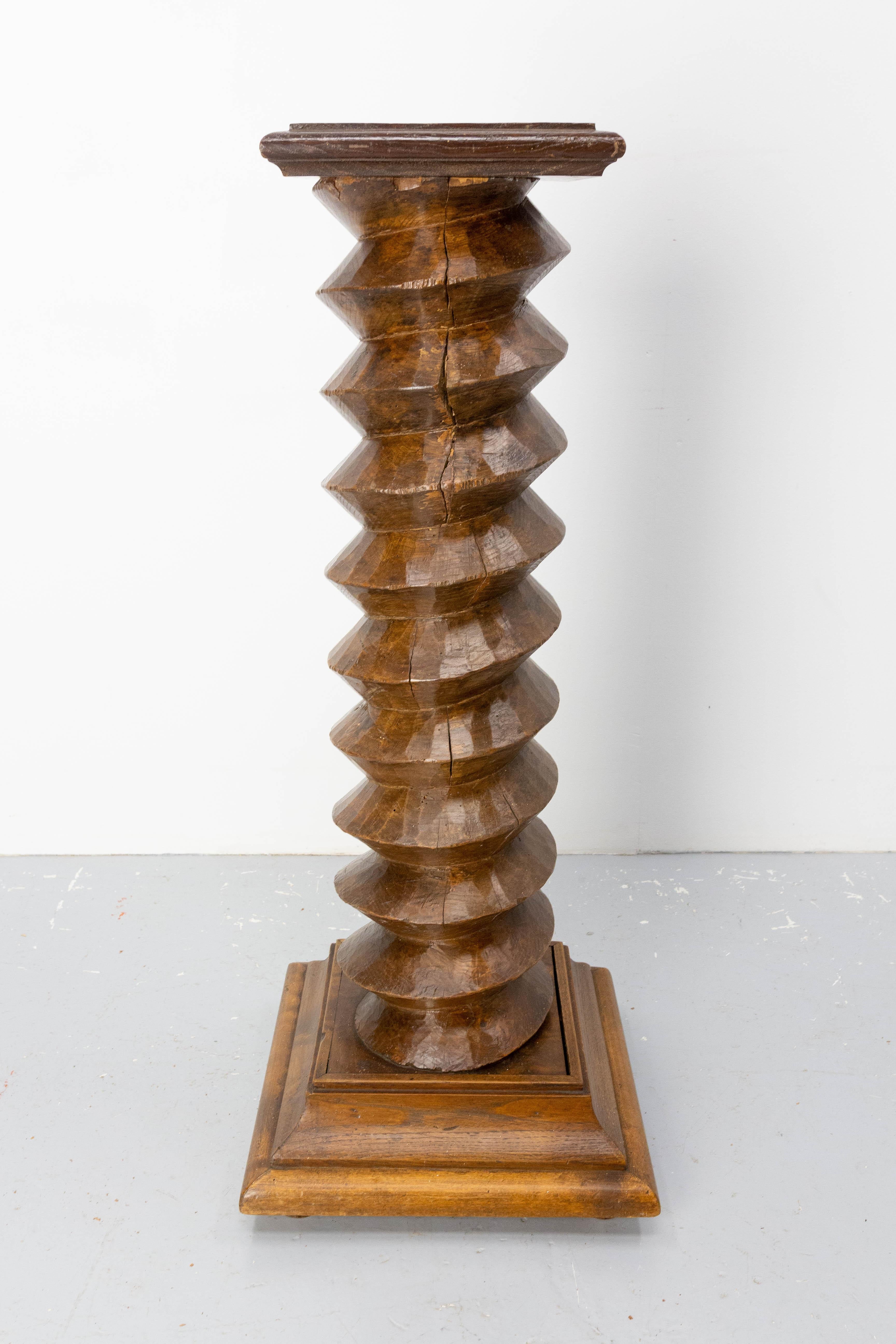 French pedestal wine press screw, 19th century.
Brutalist style
Good antique condition
Solid and sound

Shipping: 
36 / 36 / 91 cm 16.6 Kg.