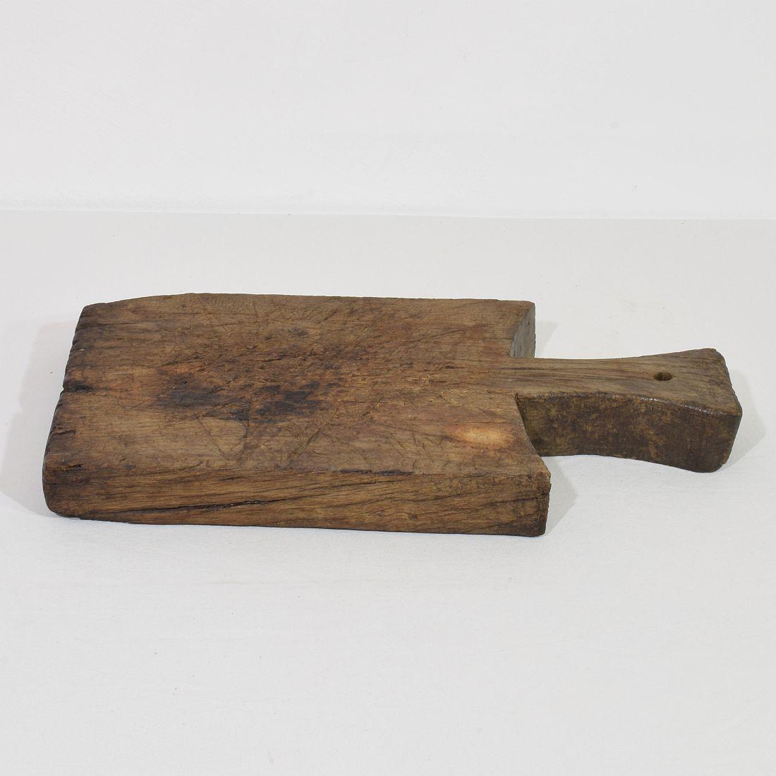 Sculpté à la main Planche à découper en bois, France, 19e siècle en vente