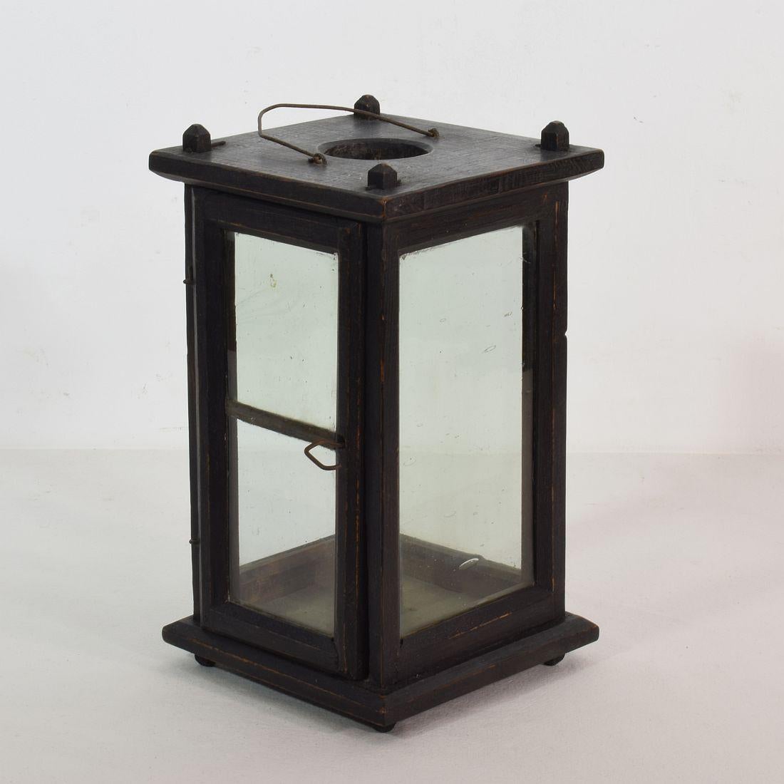 French 19th Century Wooden Lantern In Good Condition In Buisson, FR