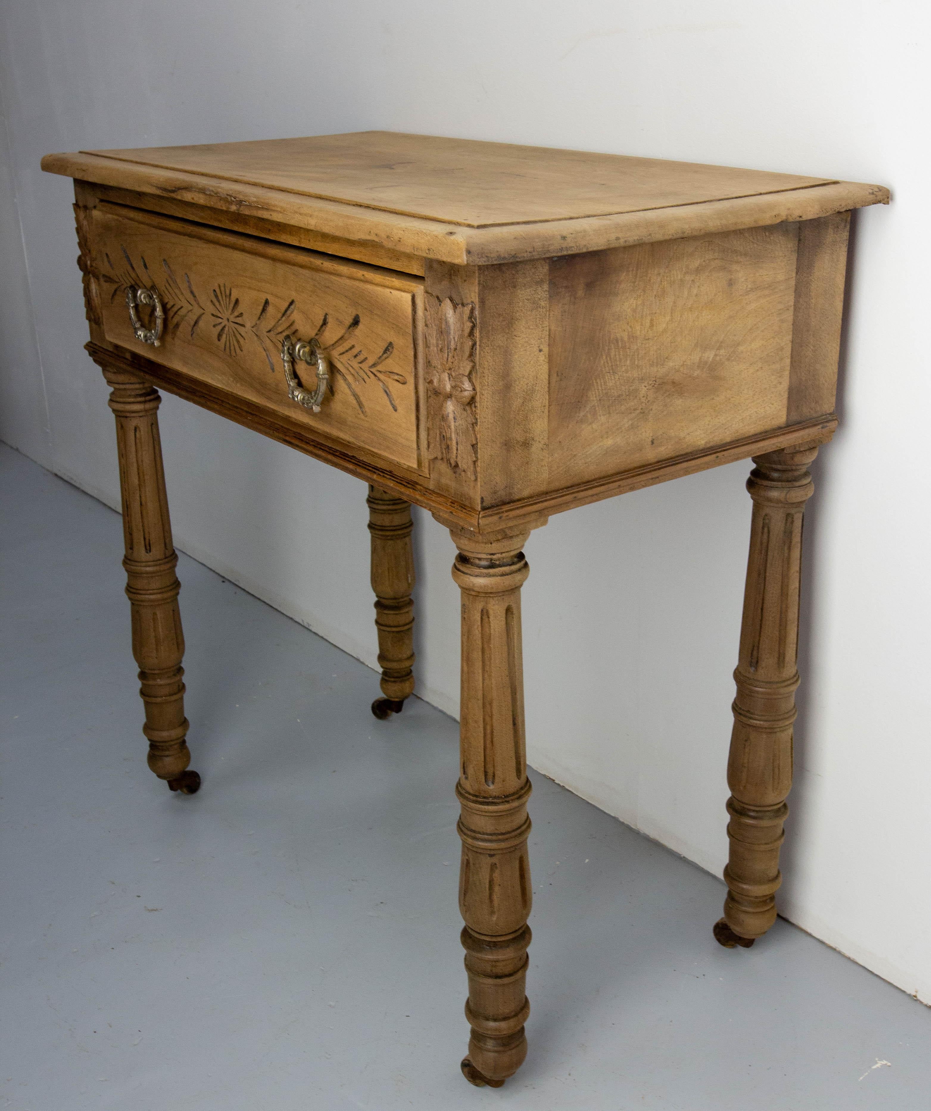 Late 19th Century French 19th Century Writing Table on Wheels Carved Walnut Desk English Style For Sale