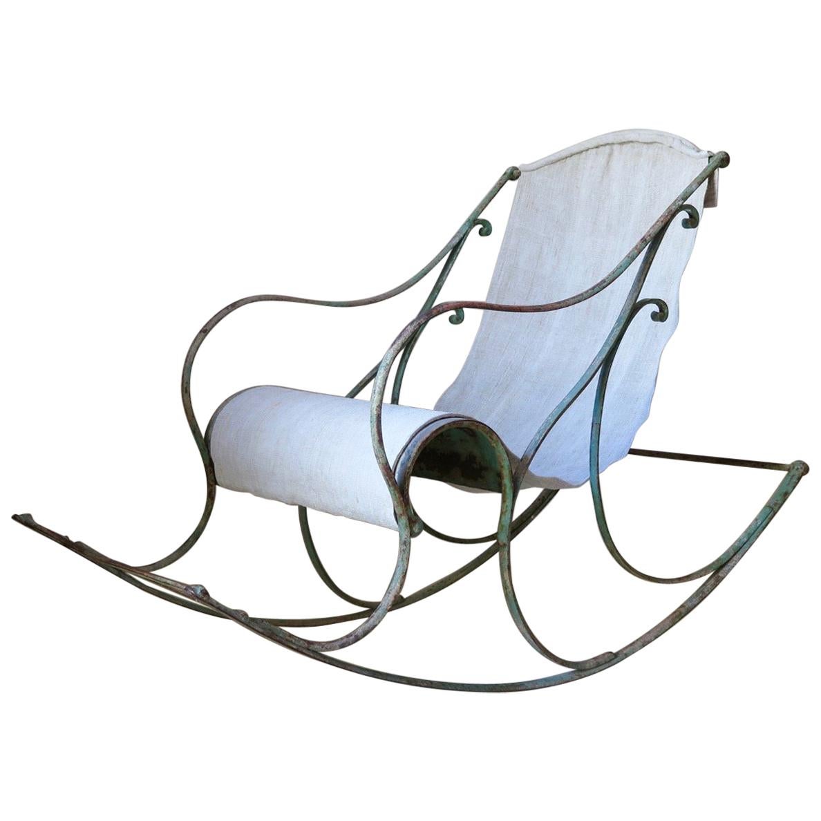 Chaise à bascule française en fer forgé du 19ème siècle