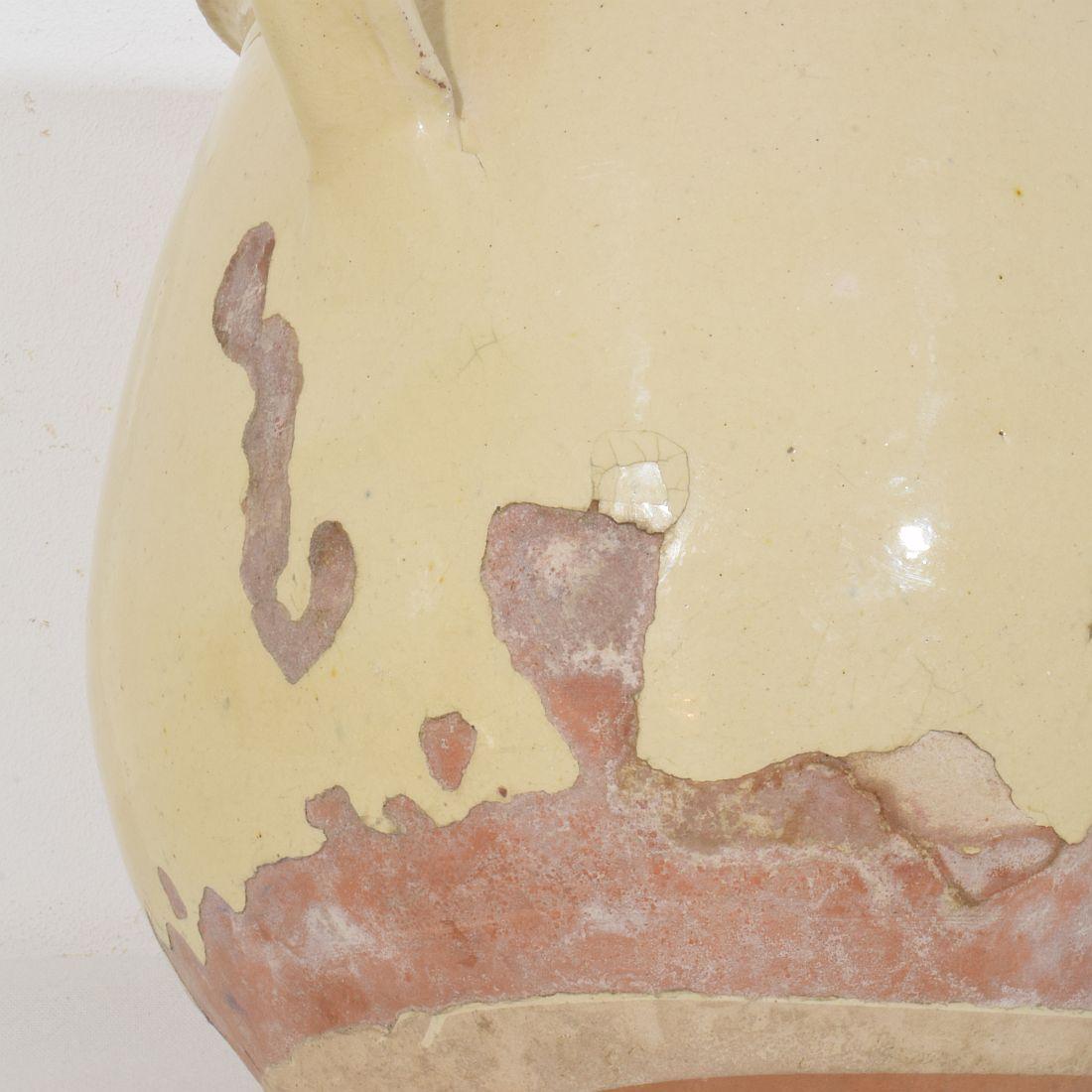 Pot de rangement français du 19ème siècle en céramique émaillée jaune/crème en vente 2