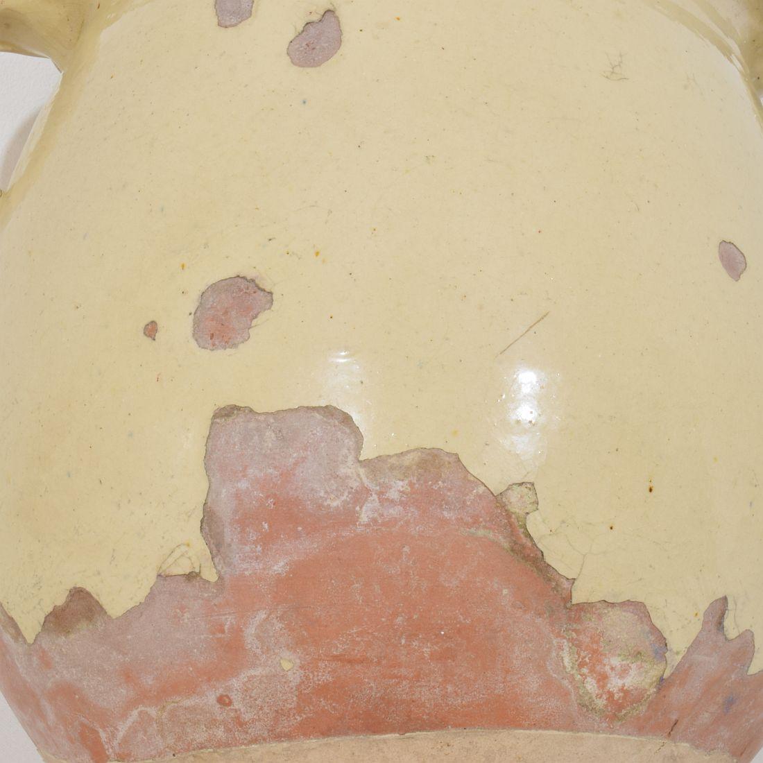 Pot de rangement français du 19ème siècle en céramique émaillée jaune/crème en vente 3