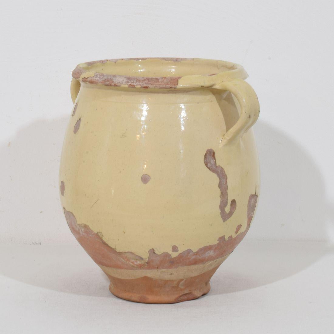 Vernissé Pot de rangement français du 19ème siècle en céramique émaillée jaune/crème en vente