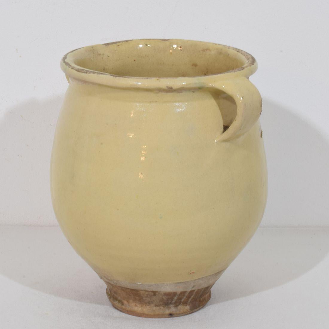 Vernissé Pot de rangement français du 19ème siècle en céramique émaillée jaune/crème en vente