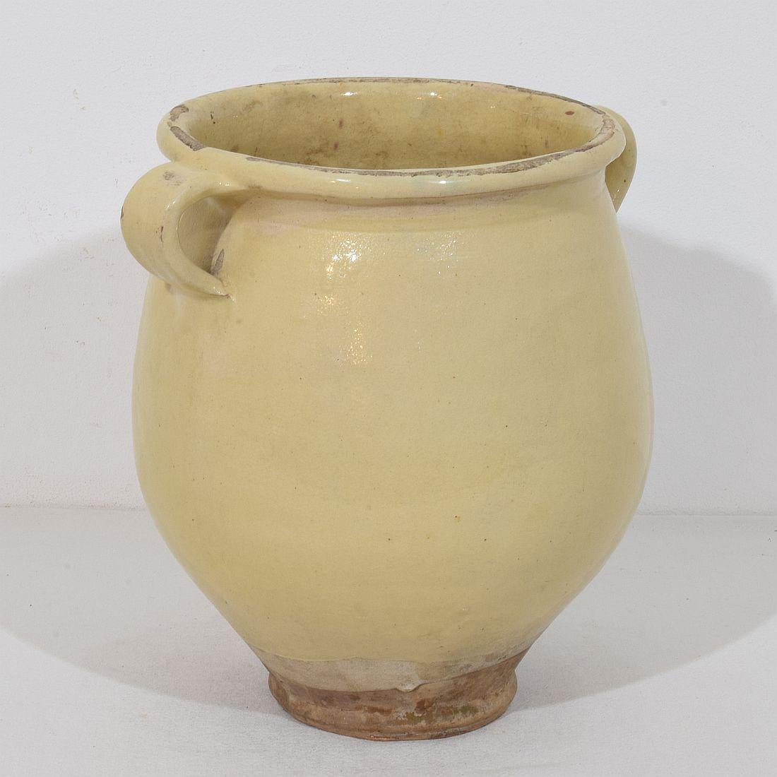 XIXe siècle Pot de rangement français du 19ème siècle en céramique émaillée jaune/crème en vente