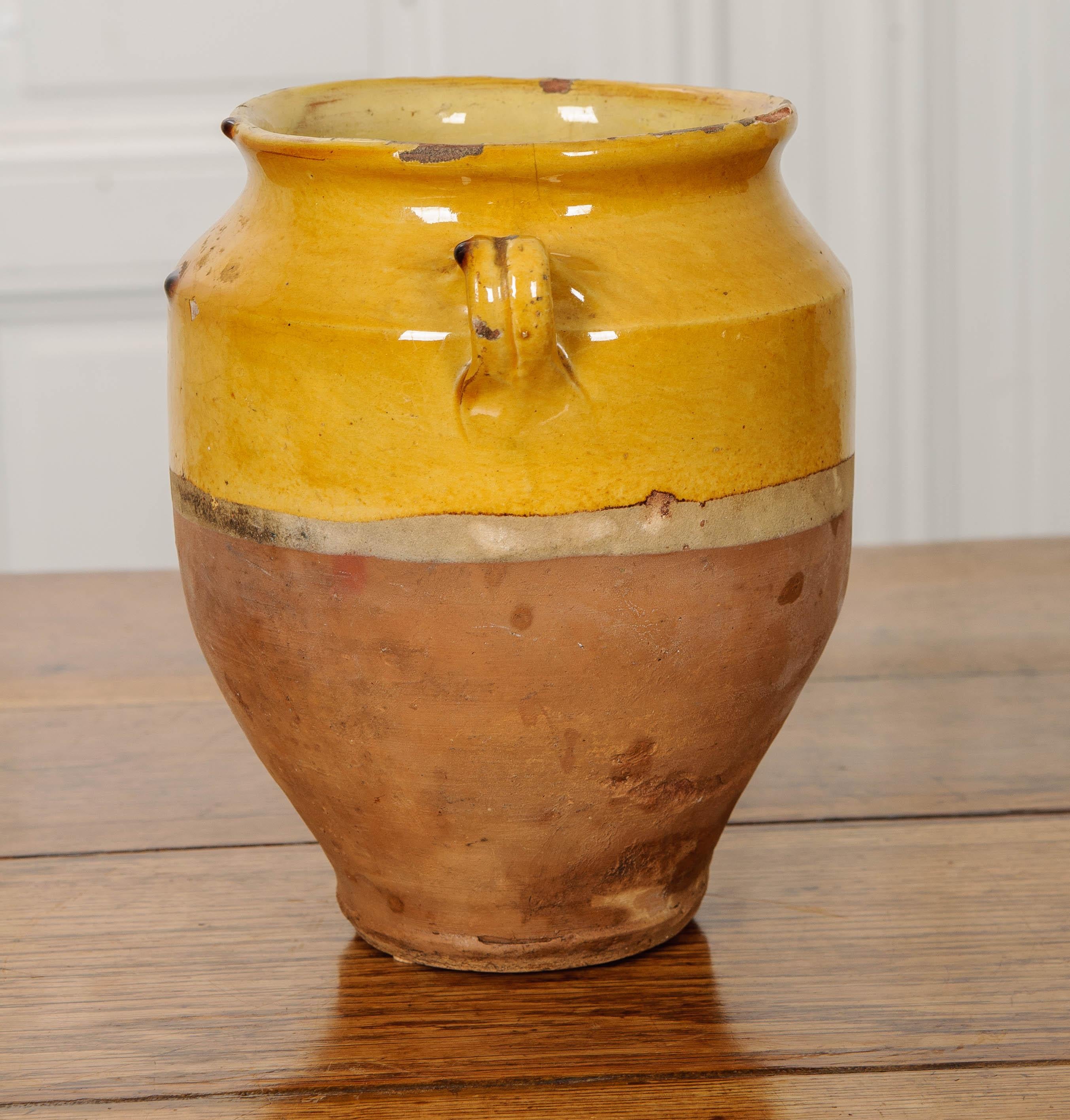 French 19th Century Yellow Glazed Confit Jar In Good Condition In Baton Rouge, LA