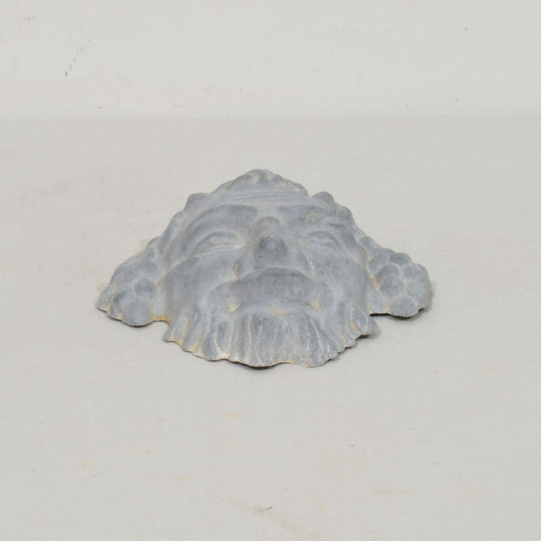 Francese, XIX secolo, Ornamento a forma di testa di bacco in zinco in vendita 8