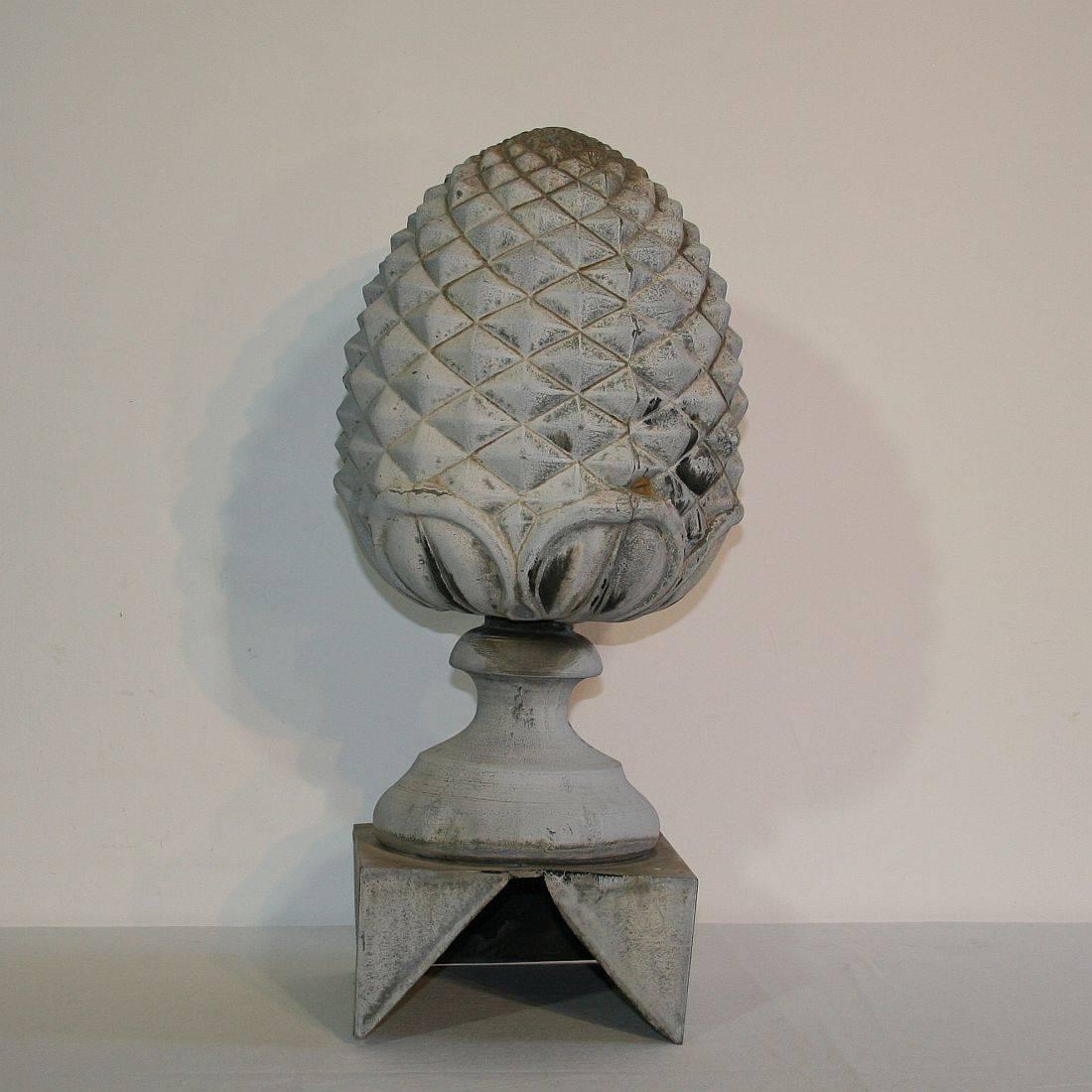 French 19th Century Zinc Pine Cone Roof Finial In Good Condition In Buisson, FR