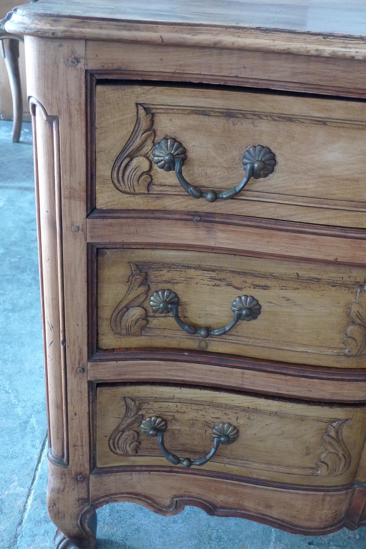 French 19th Cenury Louis XV Walnut Chest of 3 Drawers with Original Hardware In Distressed Condition In Santa Monica, CA