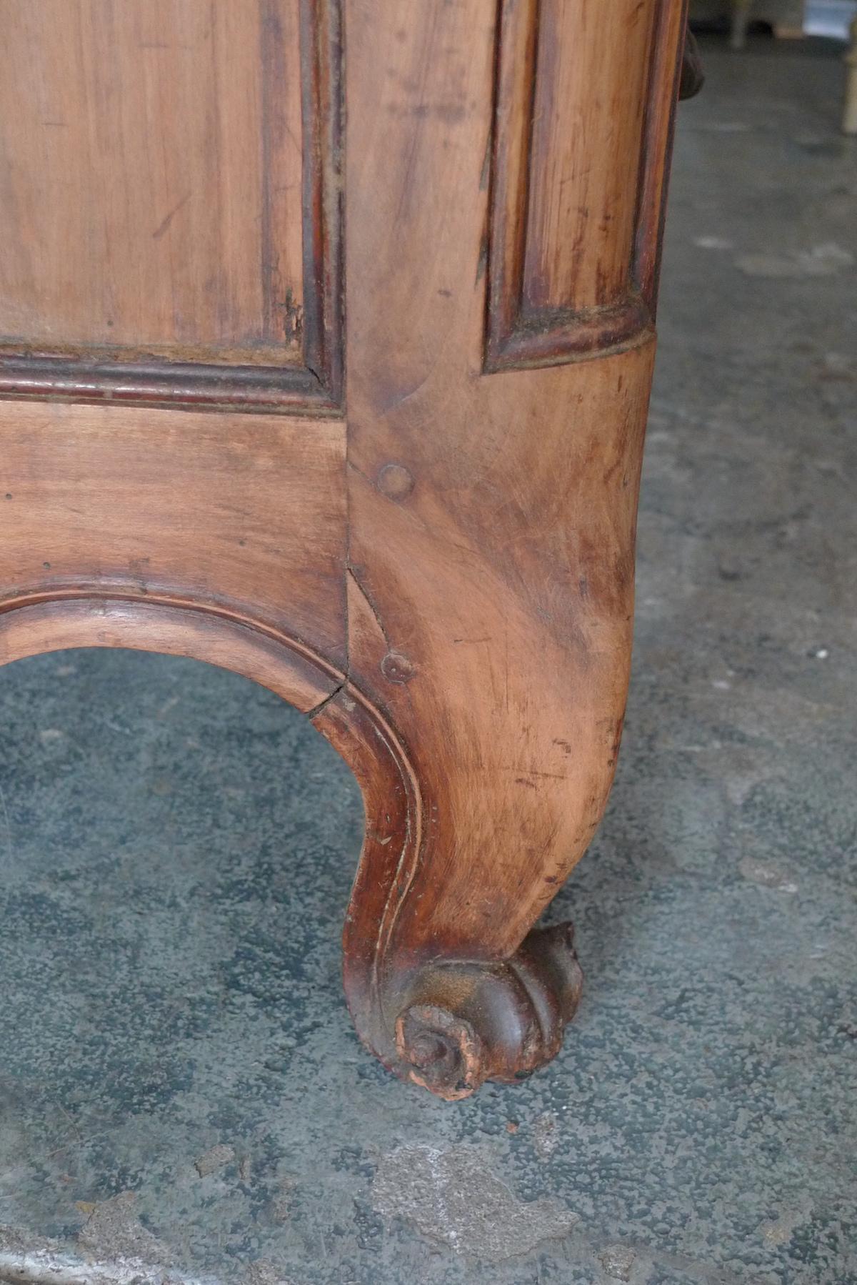 French 19th Cenury Louis XV Walnut Chest of 3 Drawers with Original Hardware 4