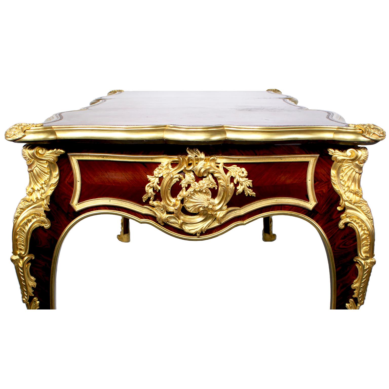 Französisch 19. C.Louis XV Stil Ormolu montiert Bureau-Plat-Schreibtisch Attr. Paul Sormani  (Bronze) im Angebot