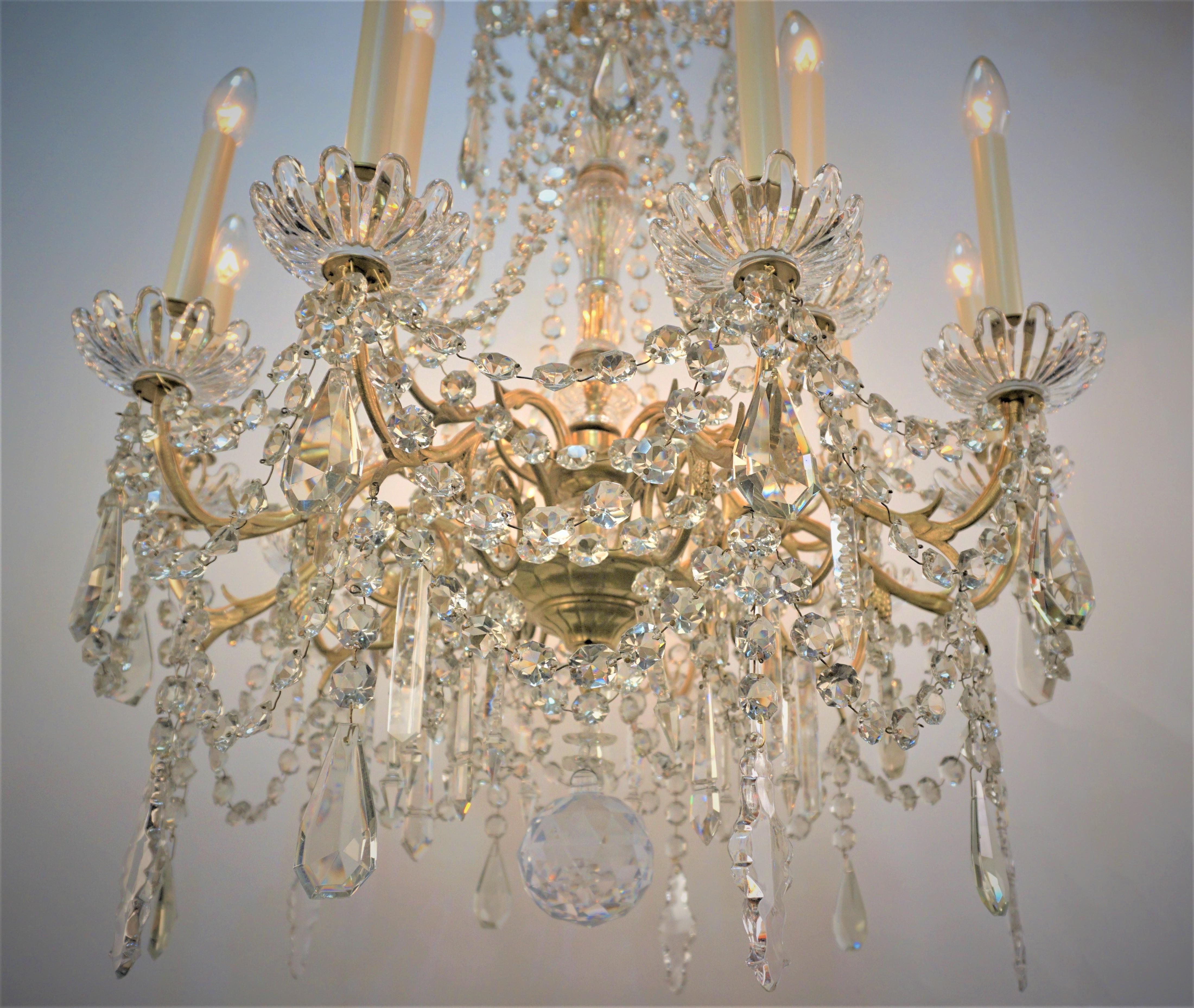 French 19th Fifteen light Signed Baccarat Crystal and Bronze Chandelier For Sale 1
