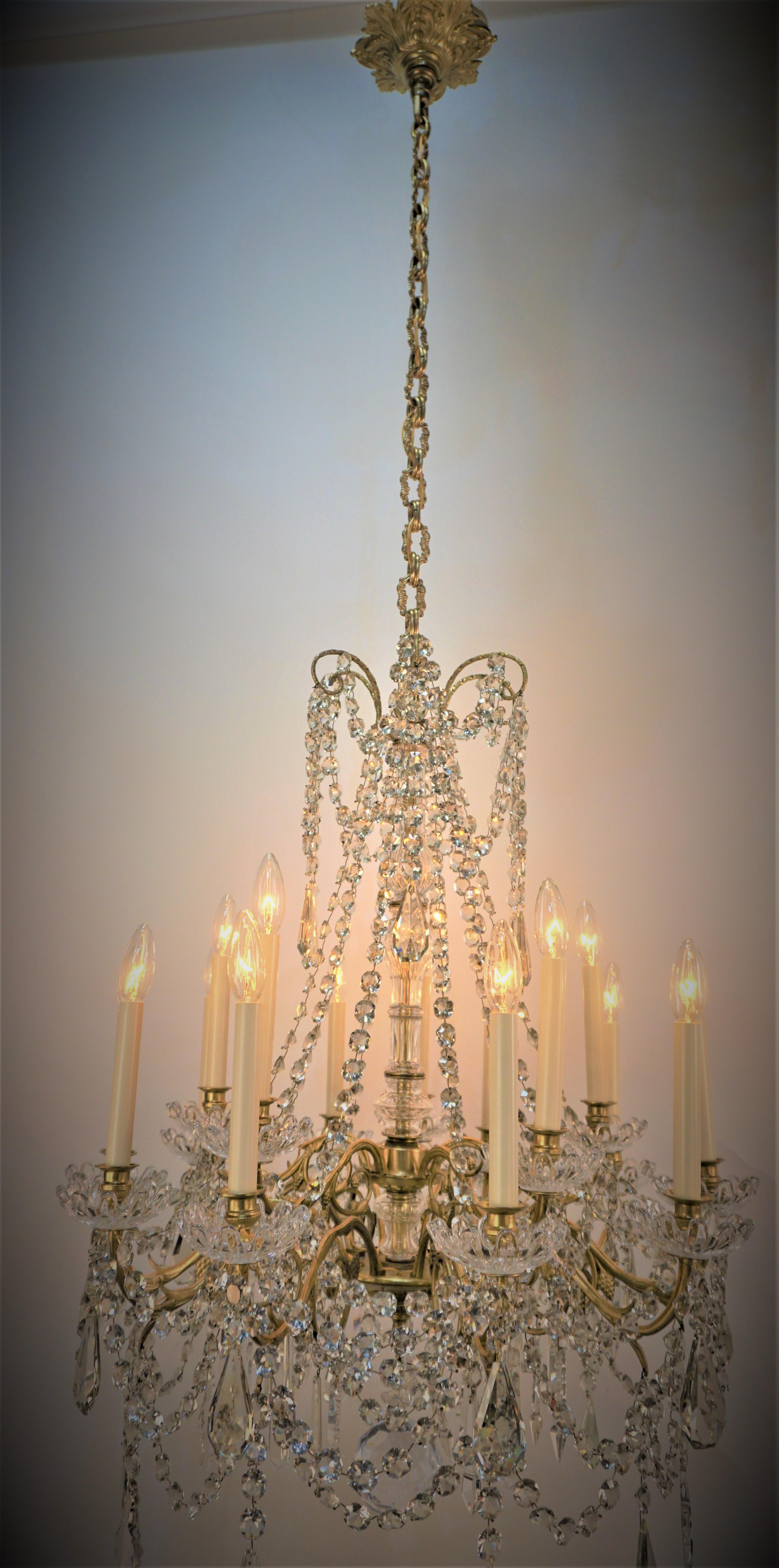 French 19th Fifteen light Signed Baccarat Crystal and Bronze Chandelier For Sale 4
