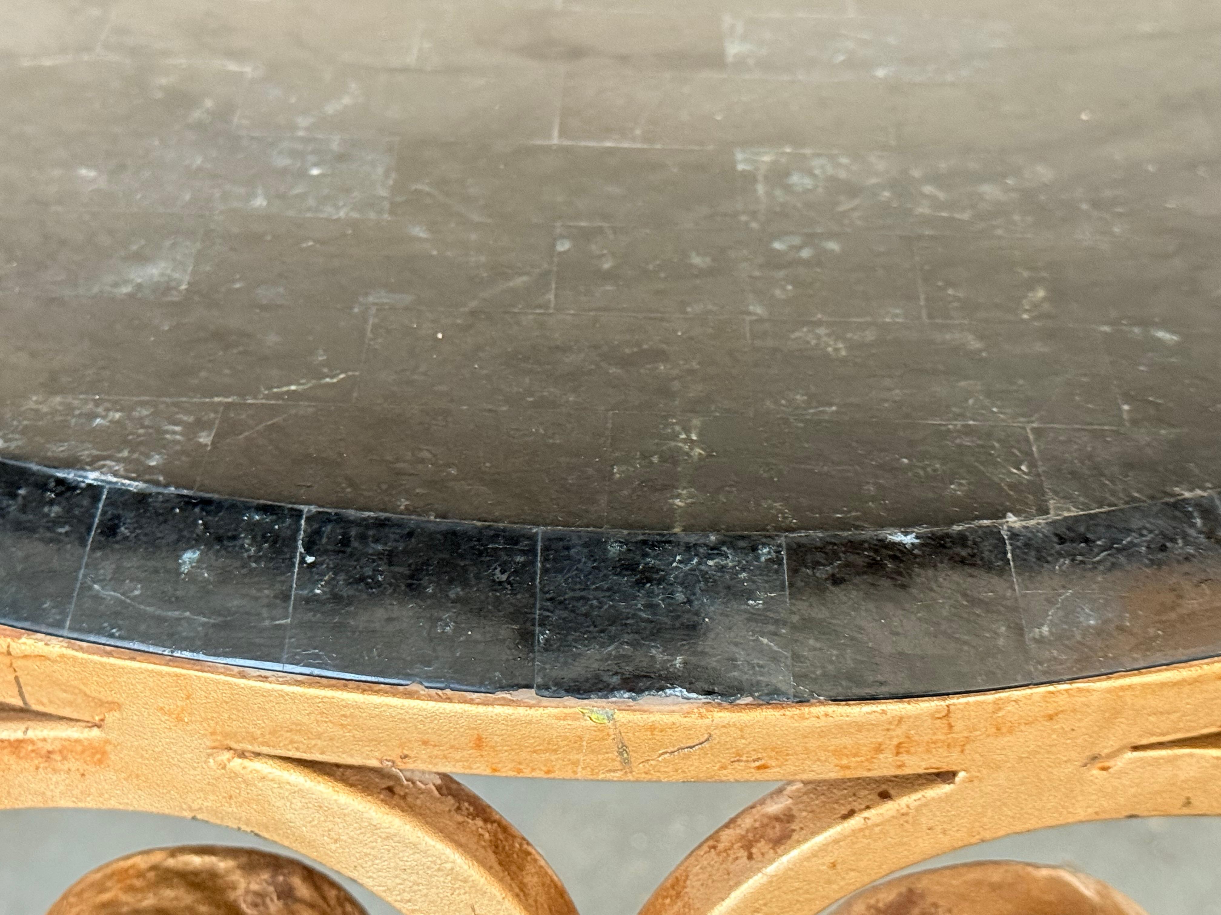 French 19th Louis XV Wrought Iron Gilded Console with Marble top and Low Shelve en venta 5