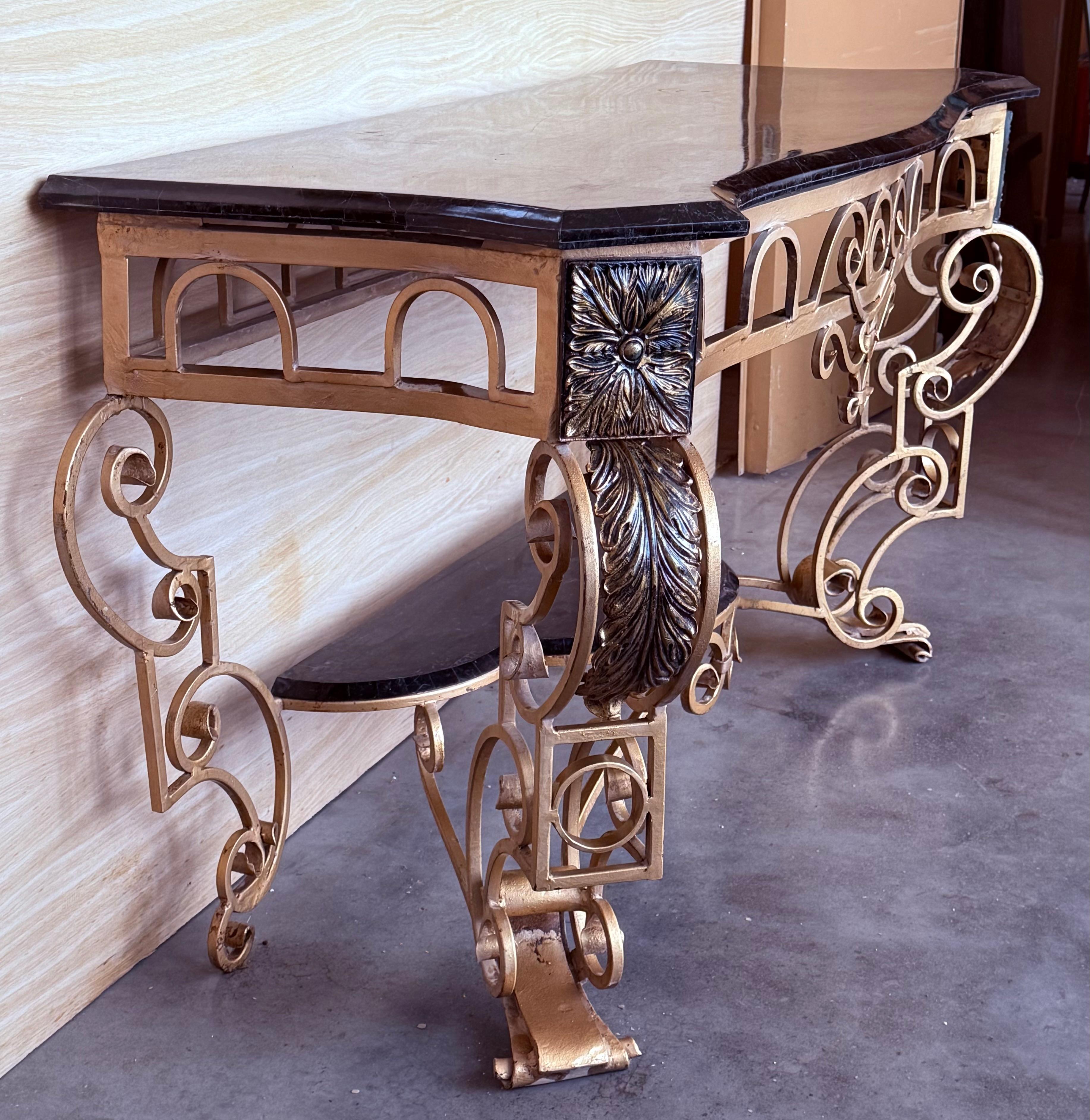 French 19th Louis XV Wrought Iron Gilded Console with Marble top and Low Shelve Barroco en venta