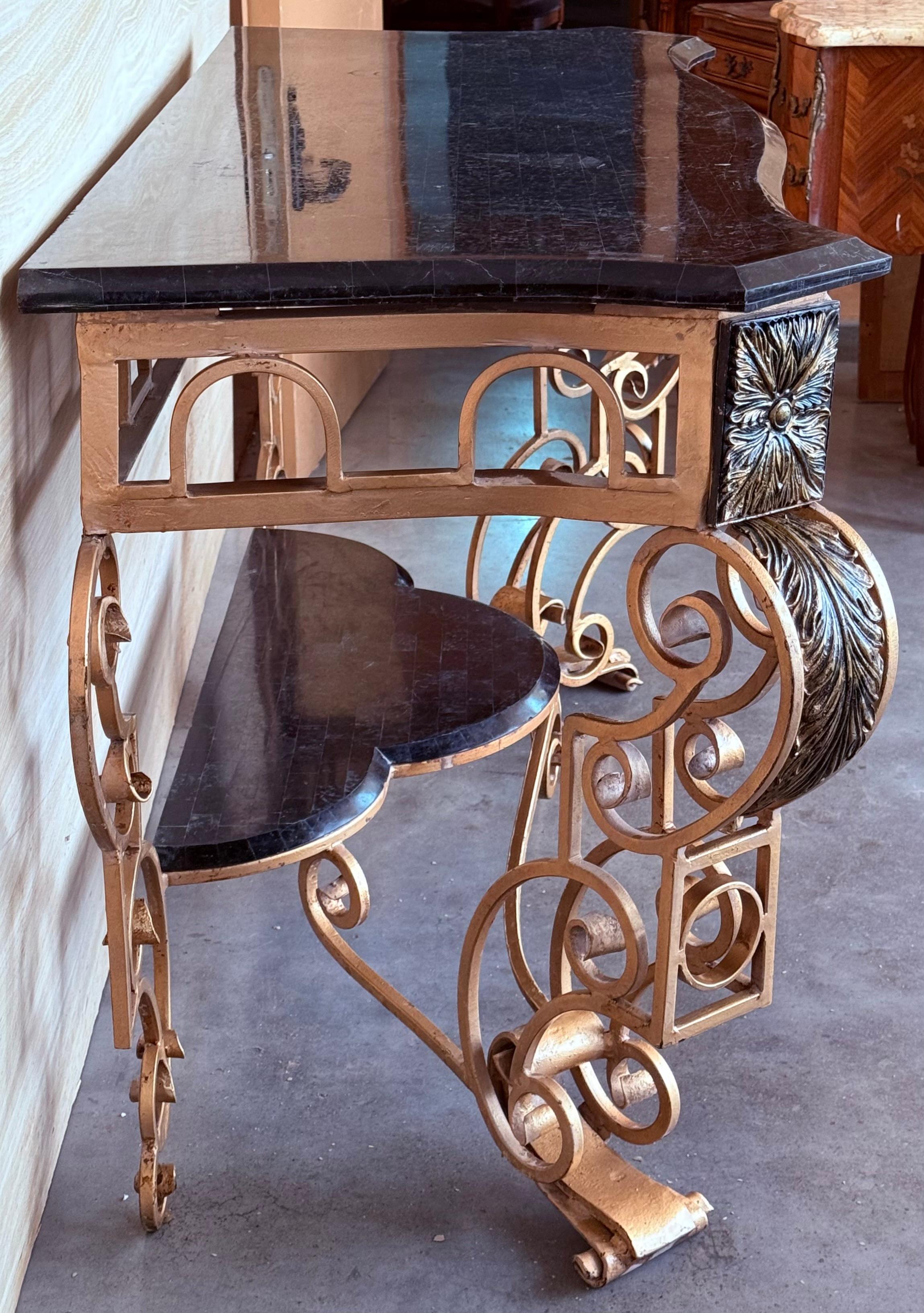 French 19th Louis XV Wrought Iron Gilded Console with Marble top and Low Shelve Francés en venta