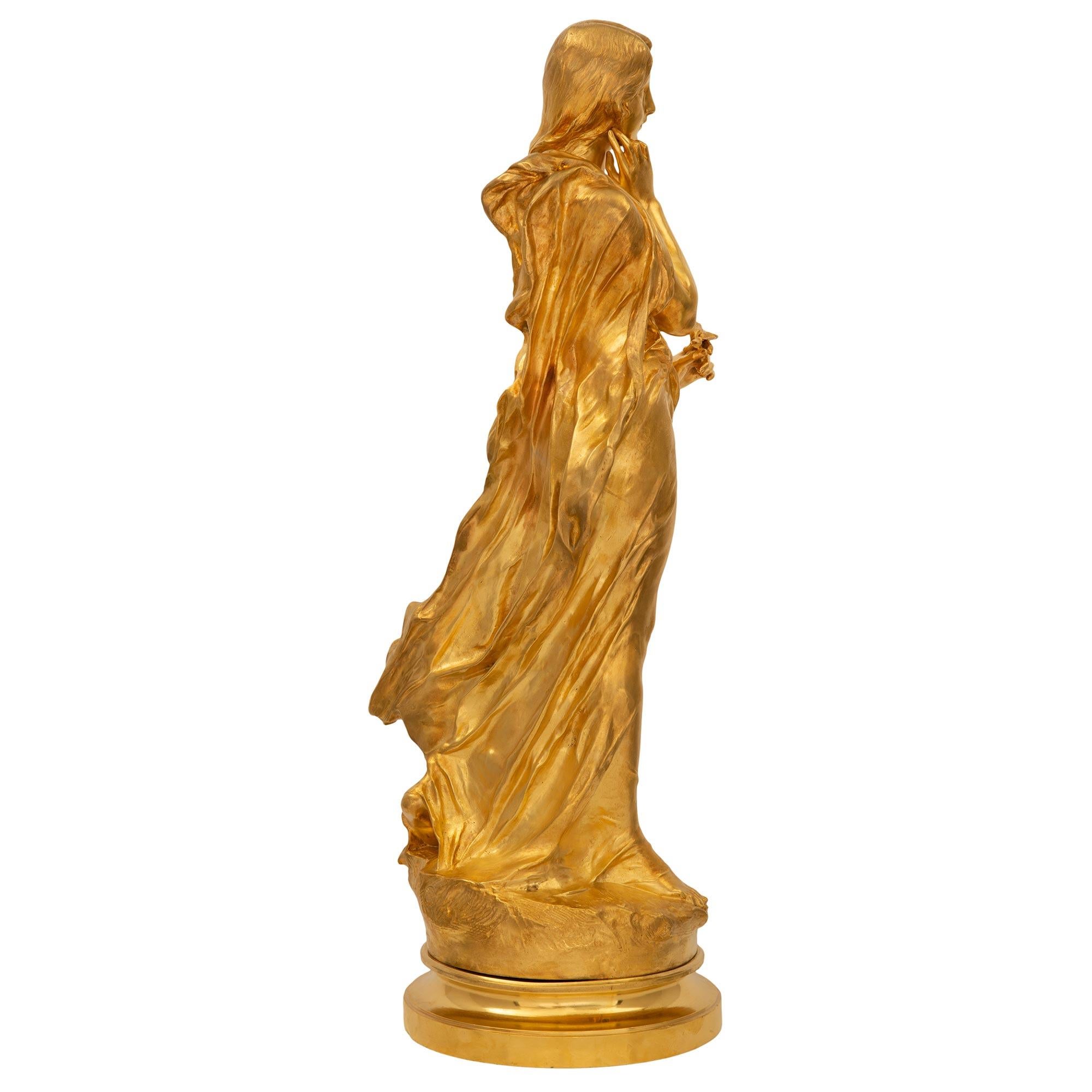 French 19th Louis XVI Style Belle Époque Period Ormolu Statue of a Maiden In Good Condition For Sale In West Palm Beach, FL