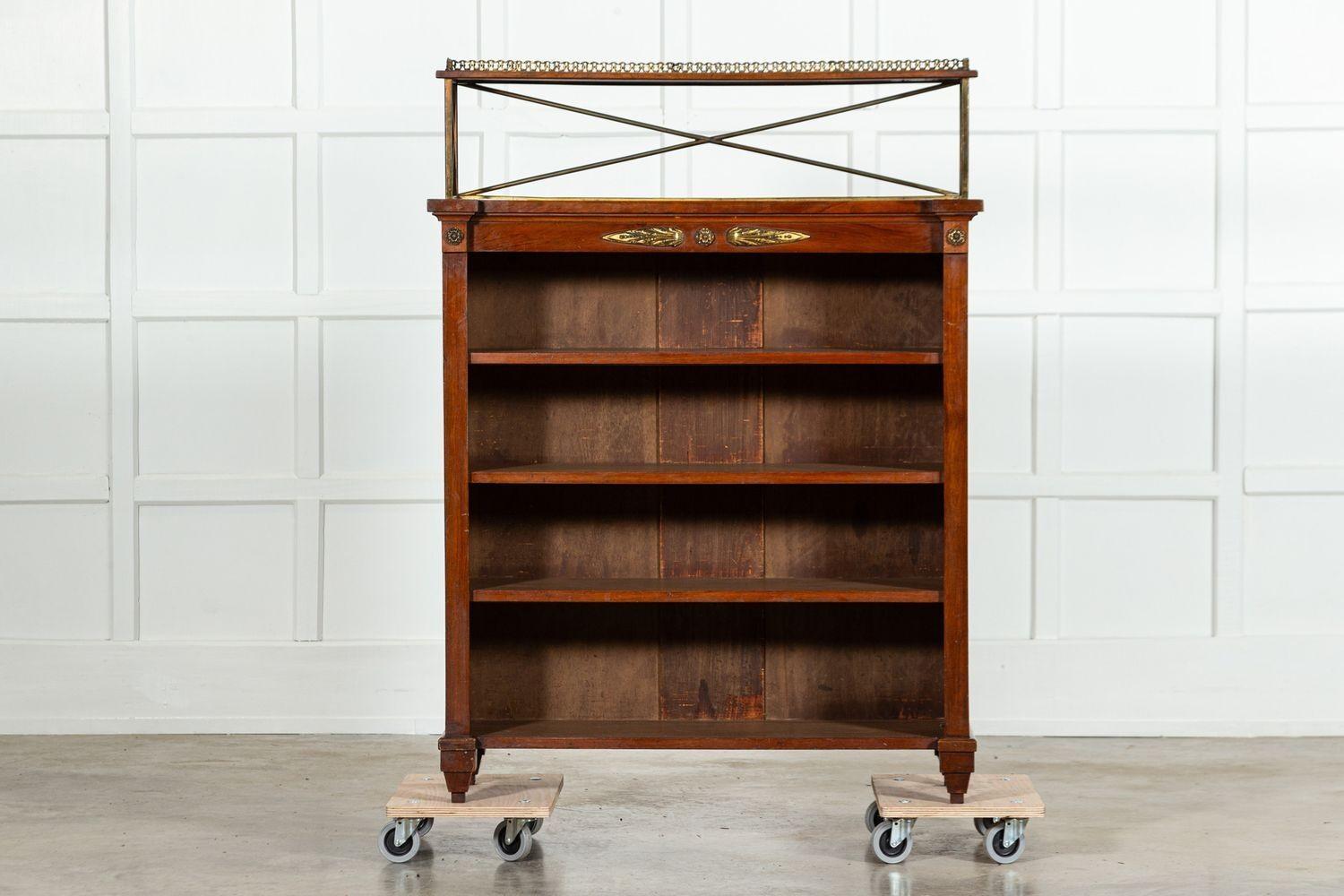 circa 1890
Libreria in mogano francese del XIX secolo in stile Empire Revival
sku 1928
W97 x D34 x H132 cm
Profondità interna del ripiano
Peso 28 kg