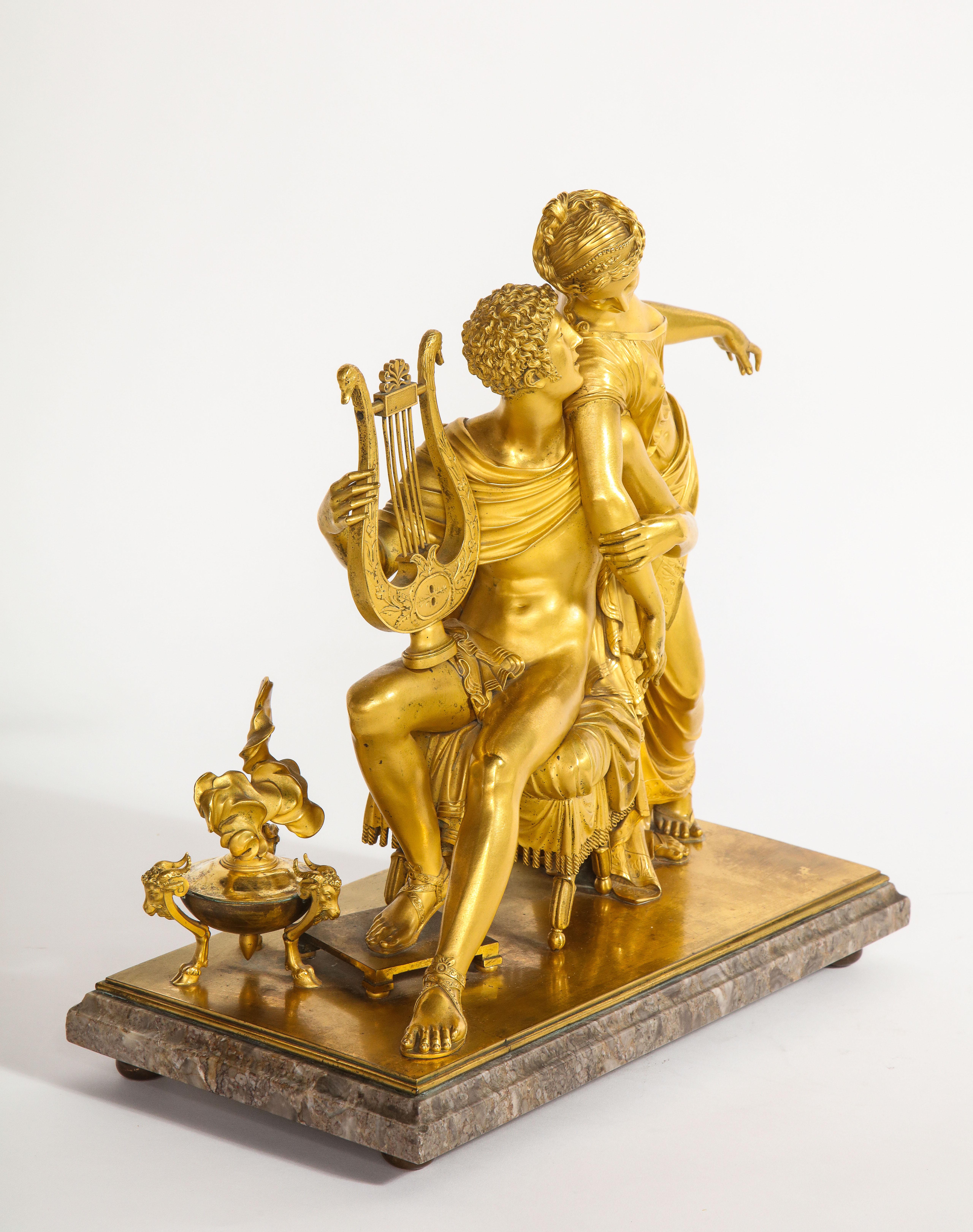 Français Groupe d'amoureux en bronze doré d'époque Empire 1er siècle français, Att. Thomire A Paris - Paris en vente