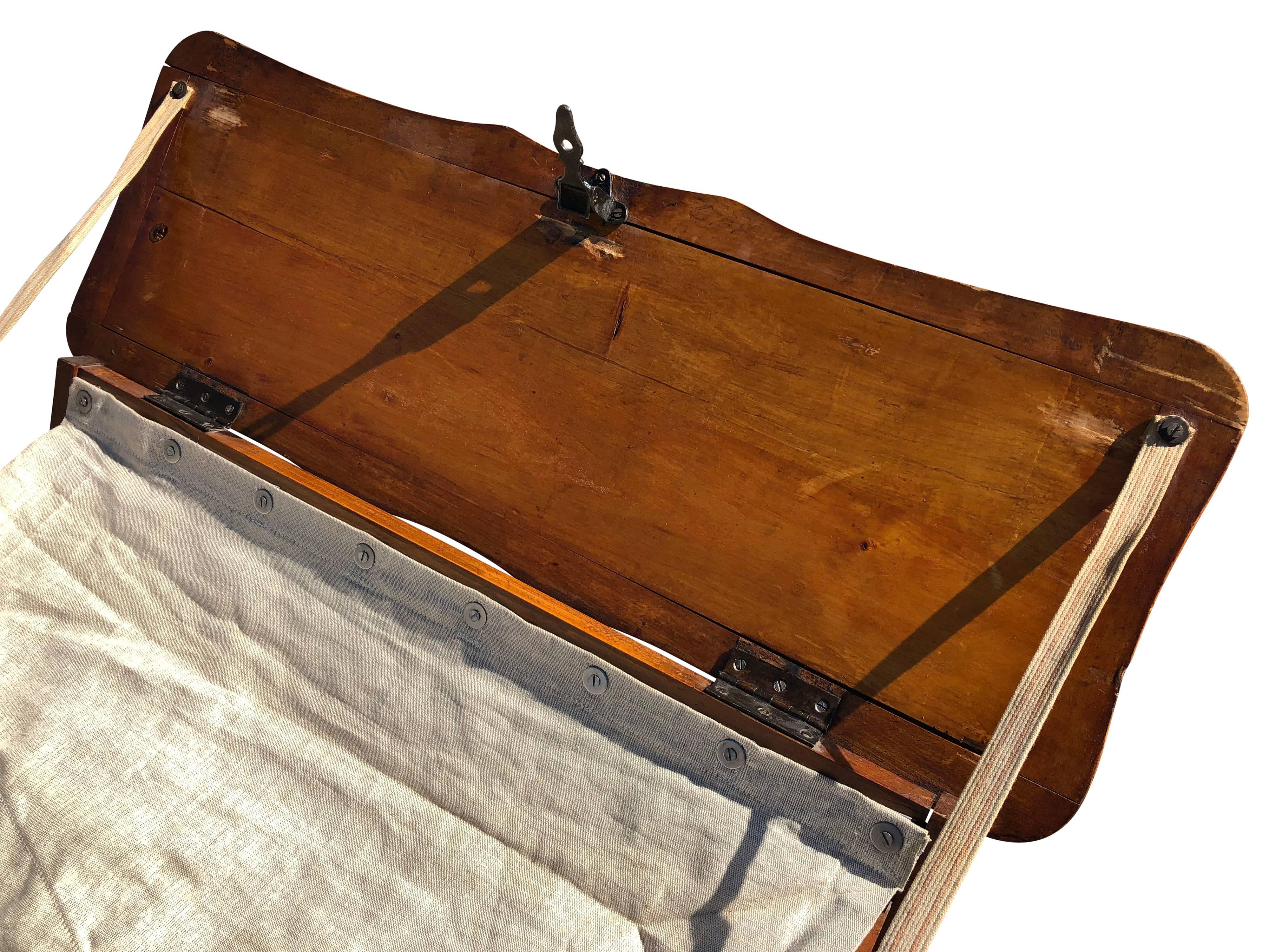 French First World War Officer's Collapsible Bed/Cot and Upholstered Bench, 1914 For Sale 5