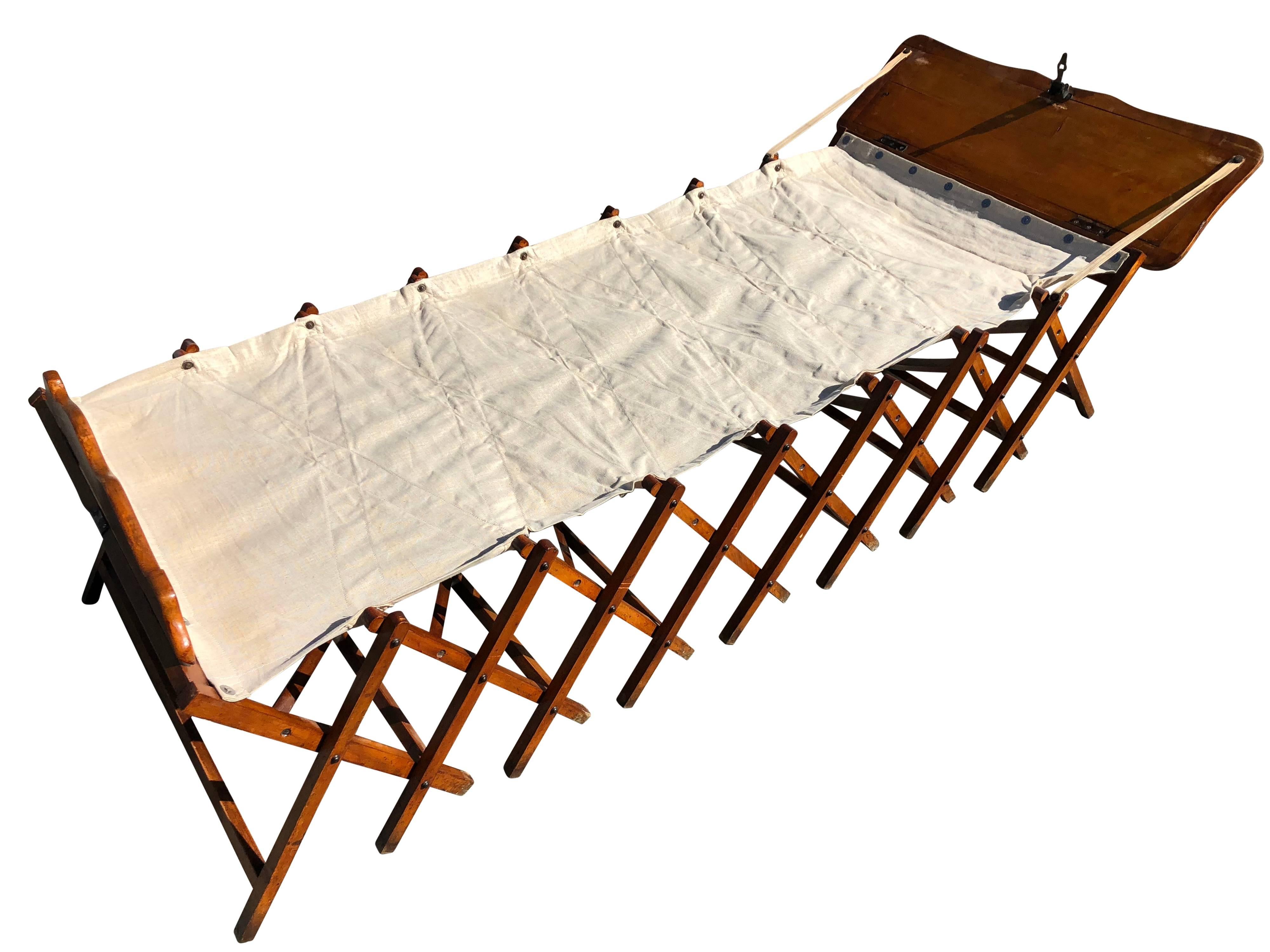 French First World War Officer's Collapsible Bed/Cot and Upholstered Bench, 1914 For Sale 2