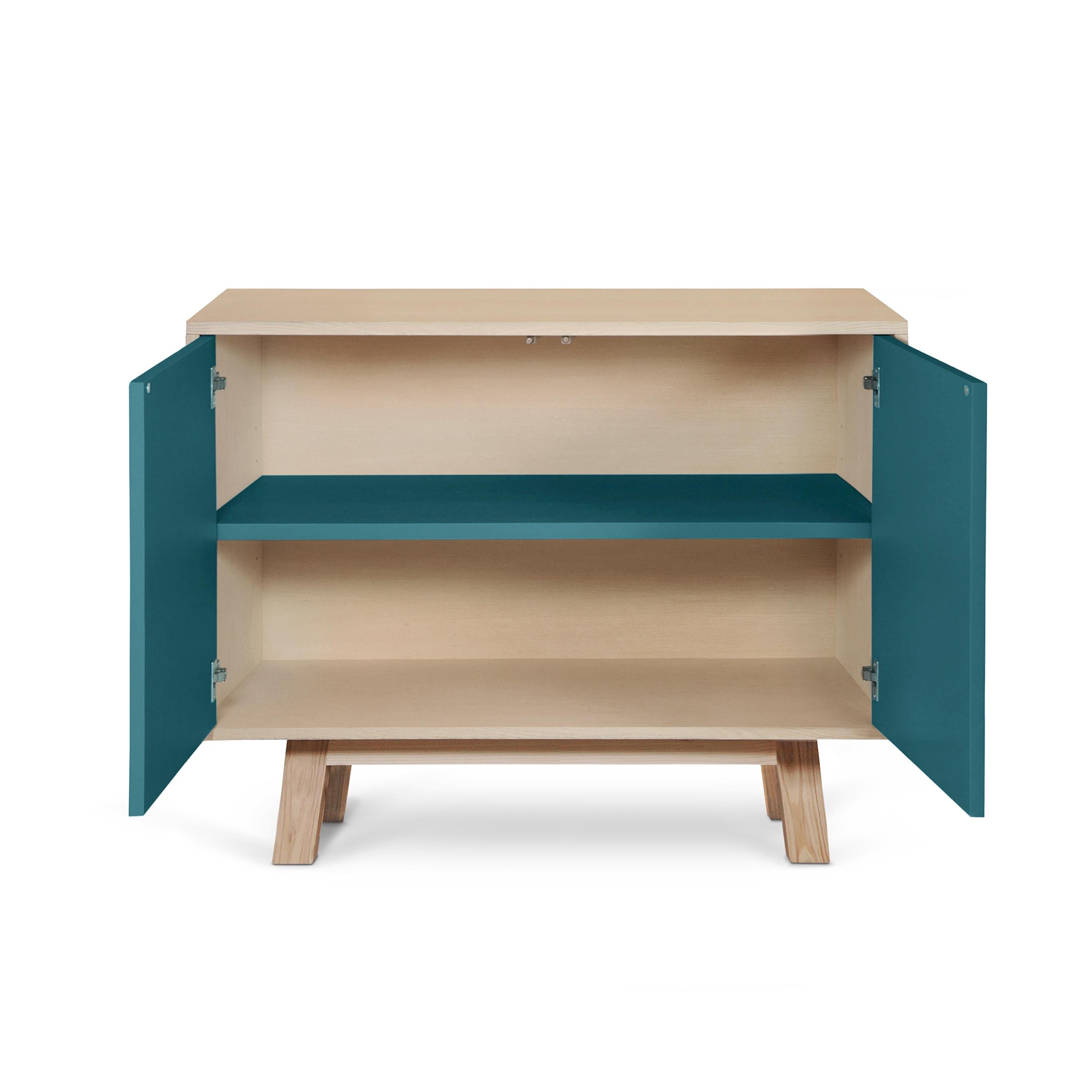 XXI secolo e contemporaneo Armadio basso francese a 2 ante in legno blu mare personalizzabile di Eric Gizard, Parigi in vendita