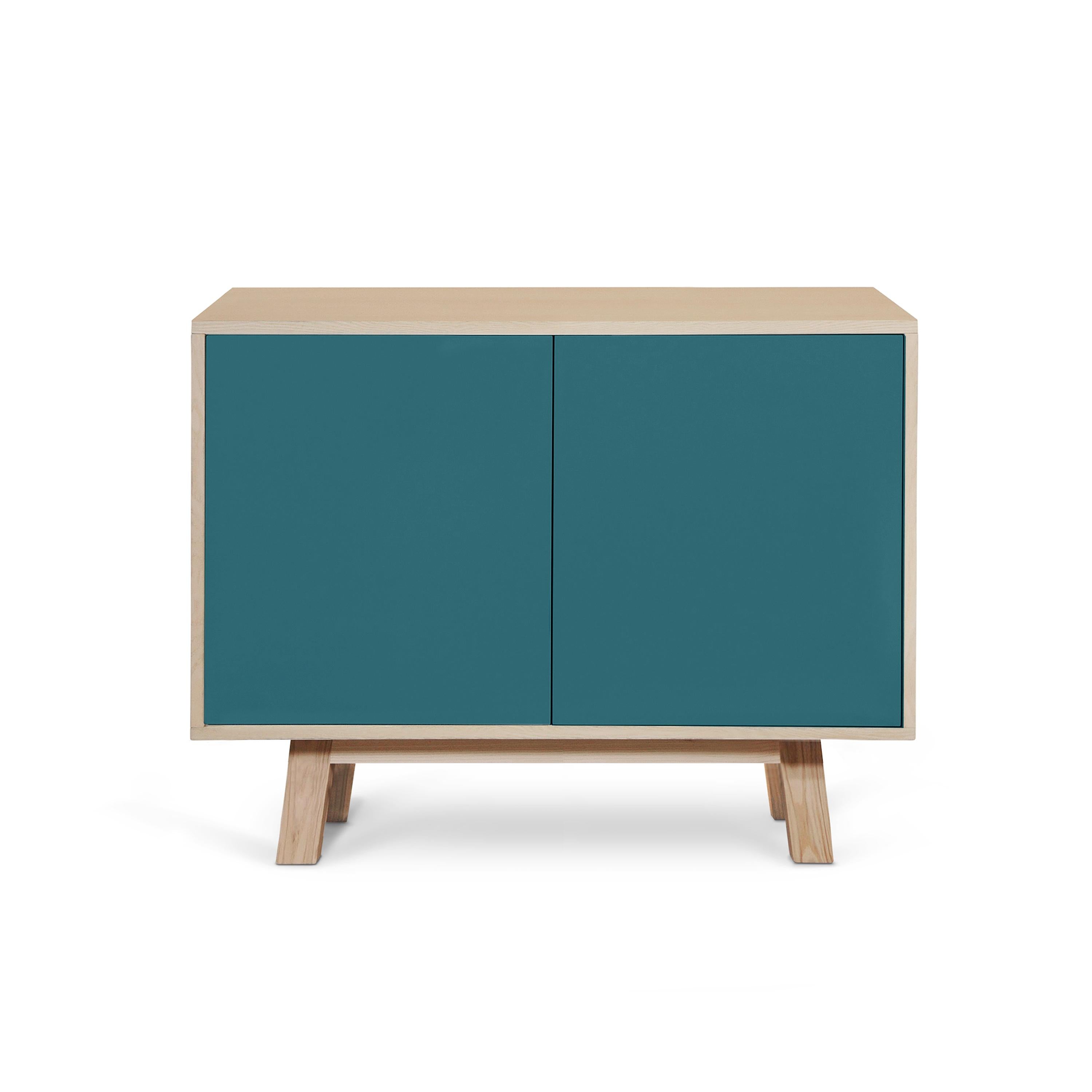 Legno Armadio basso francese a 2 ante in legno blu mare personalizzabile di Eric Gizard, Parigi in vendita