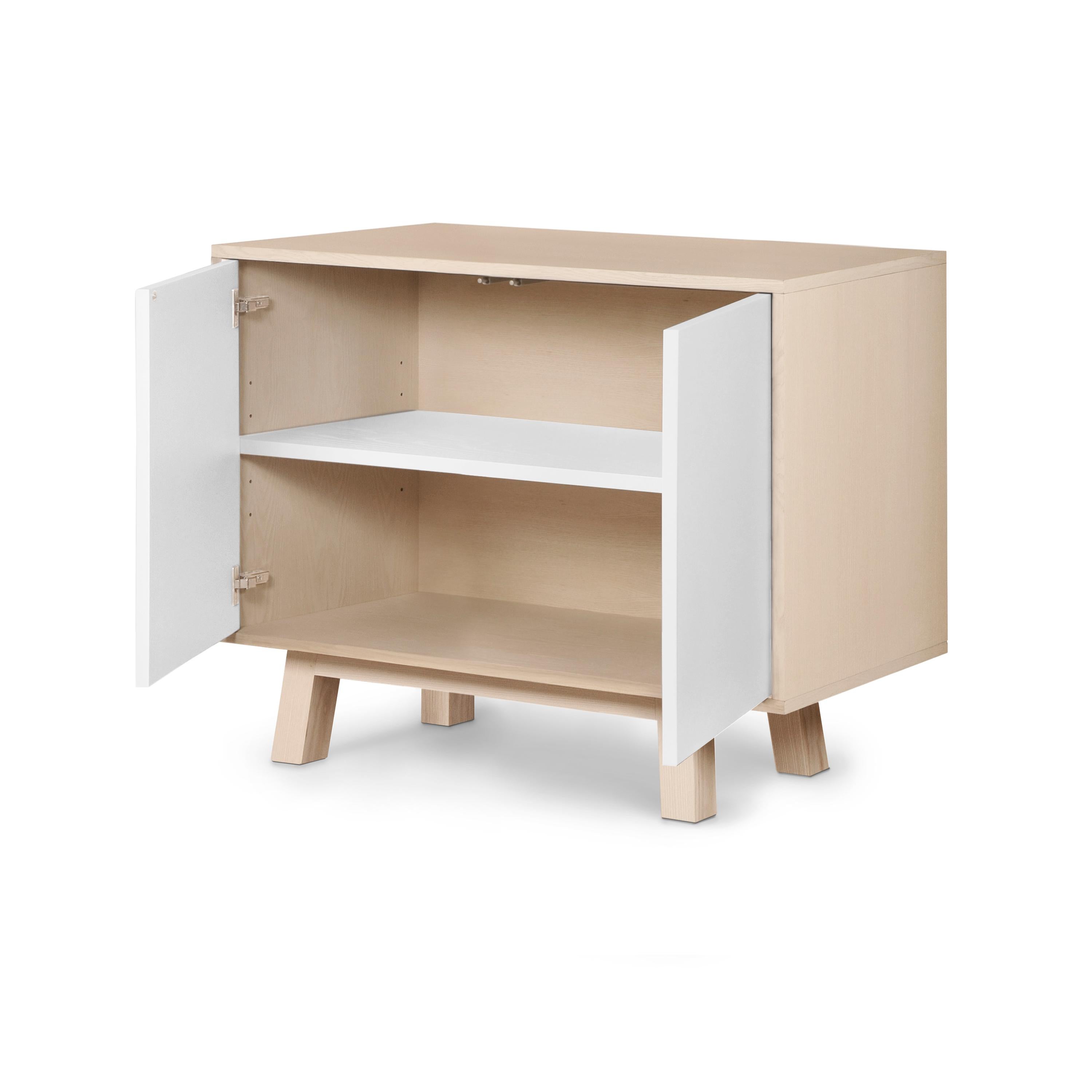 Armario bajo francés de 2 puertas de madera blanca personalizable de Eric Gizard, París en Nuevo estado para la venta en Landivy, FR