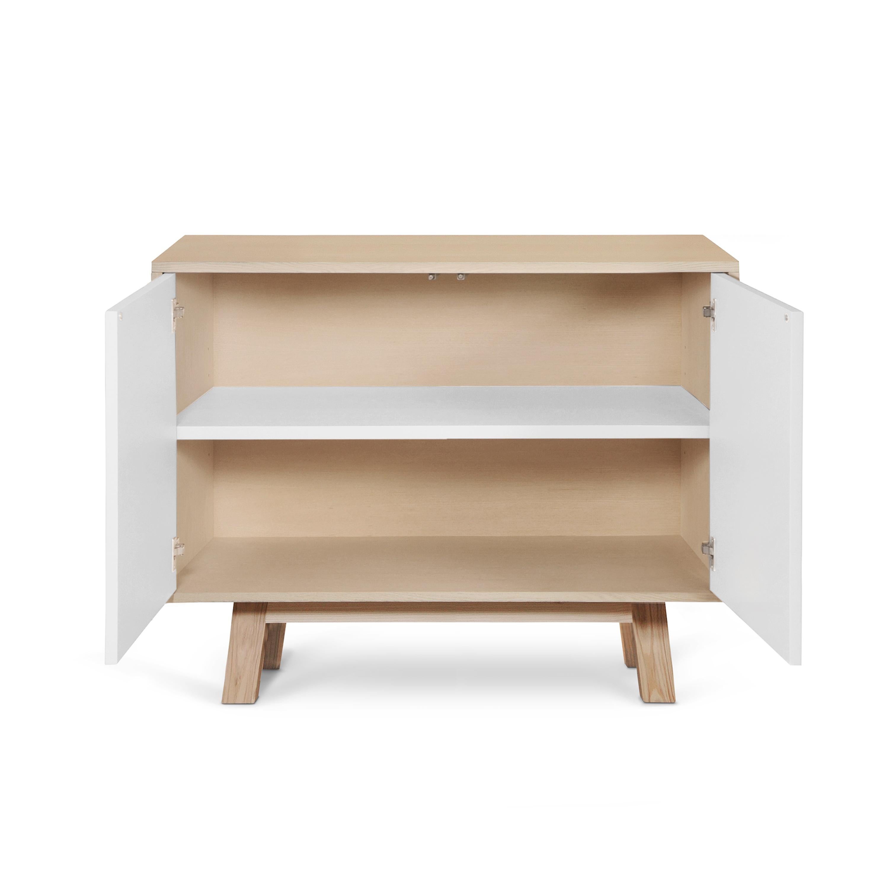 Armario bajo francés de 2 puertas de madera blanca personalizable de Eric Gizard, París Madera en venta