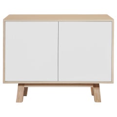 Armario bajo francés de 2 puertas de madera blanca personalizable de Eric Gizard, París